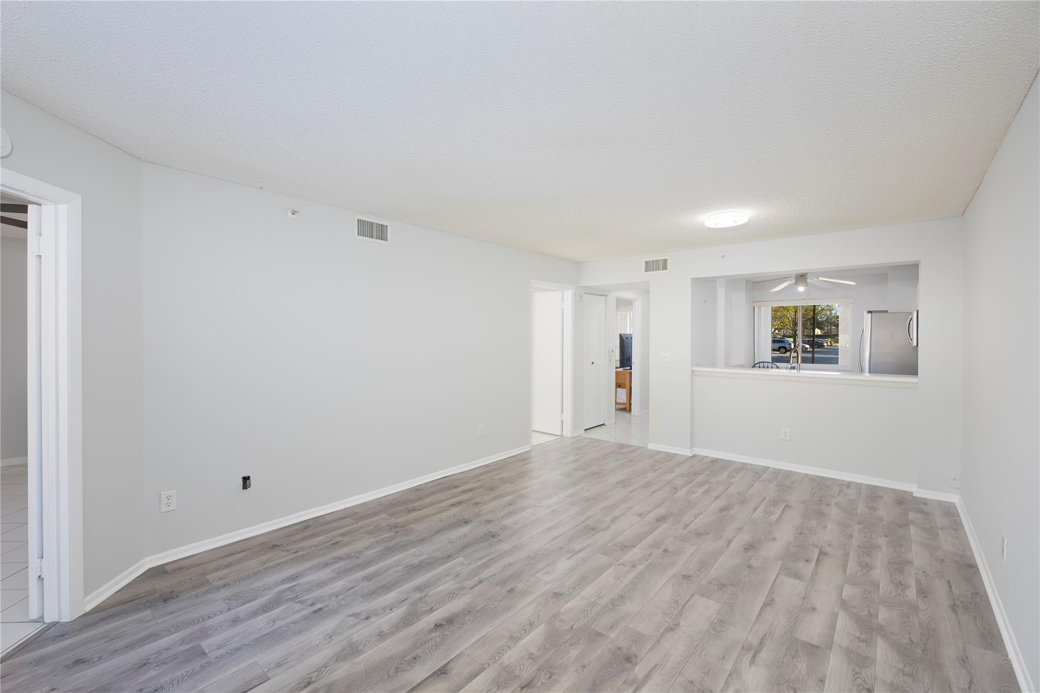 9511 Weldon Circle 102