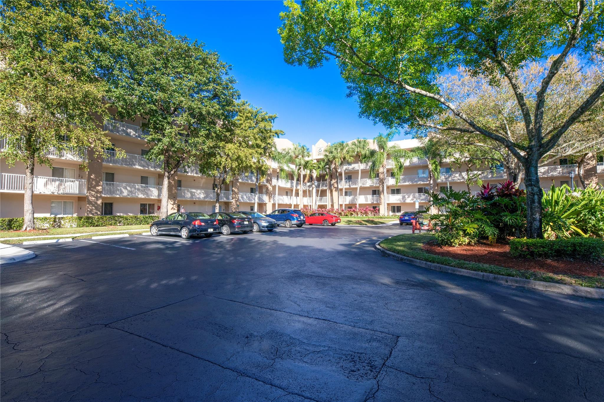 9511 Weldon Circle 102