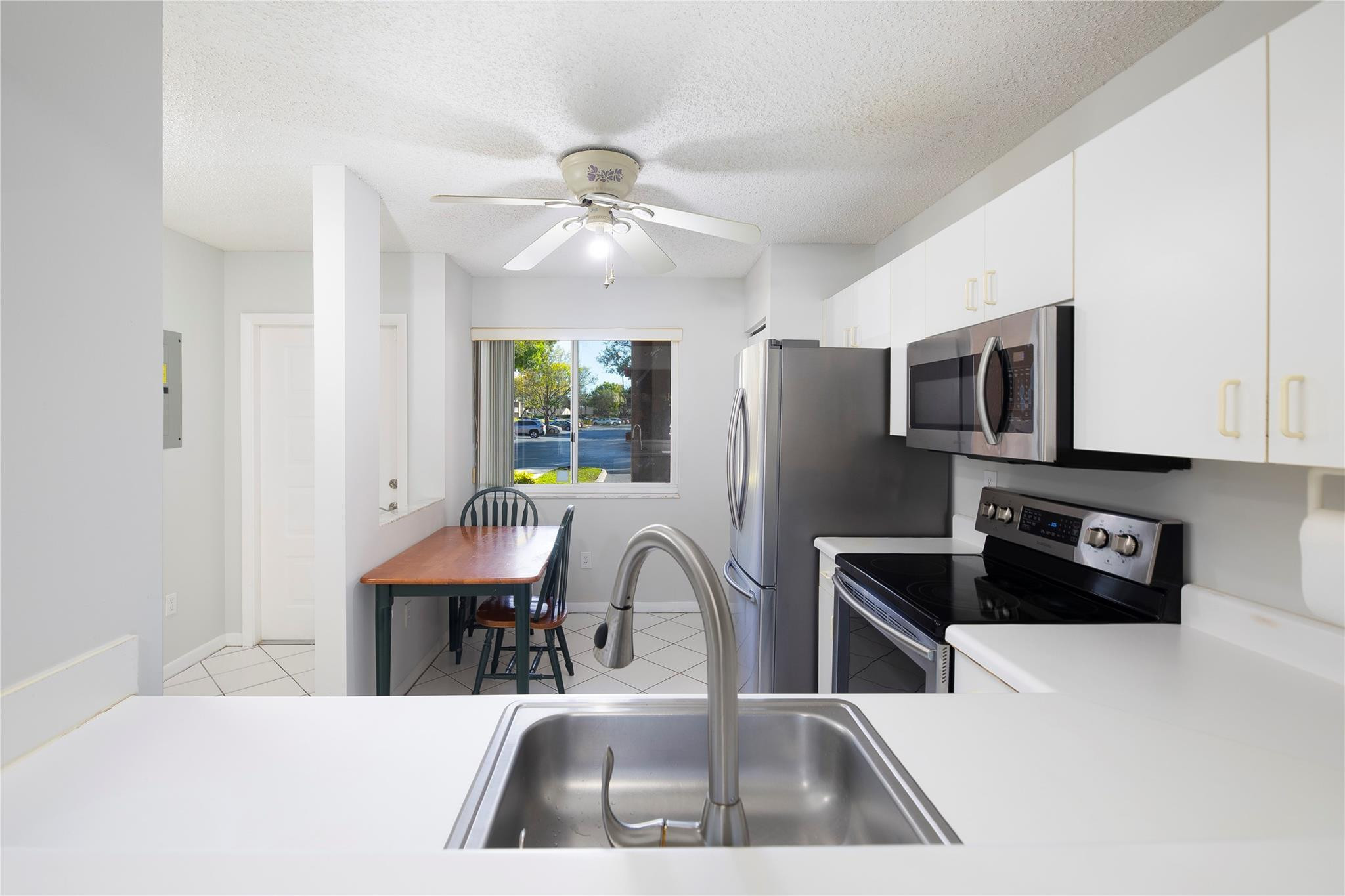 9511 Weldon Circle 102