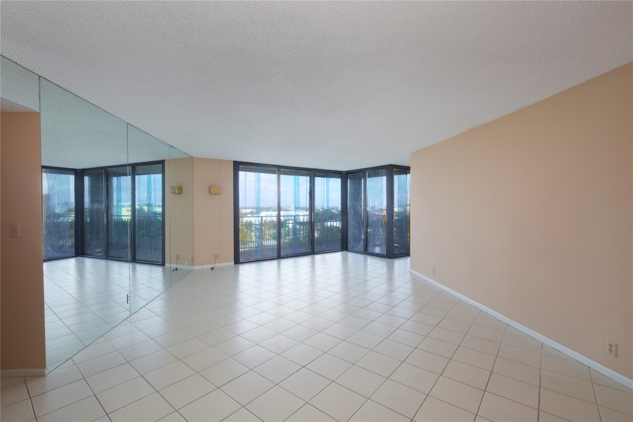 1000 Quayside Terrace 1707