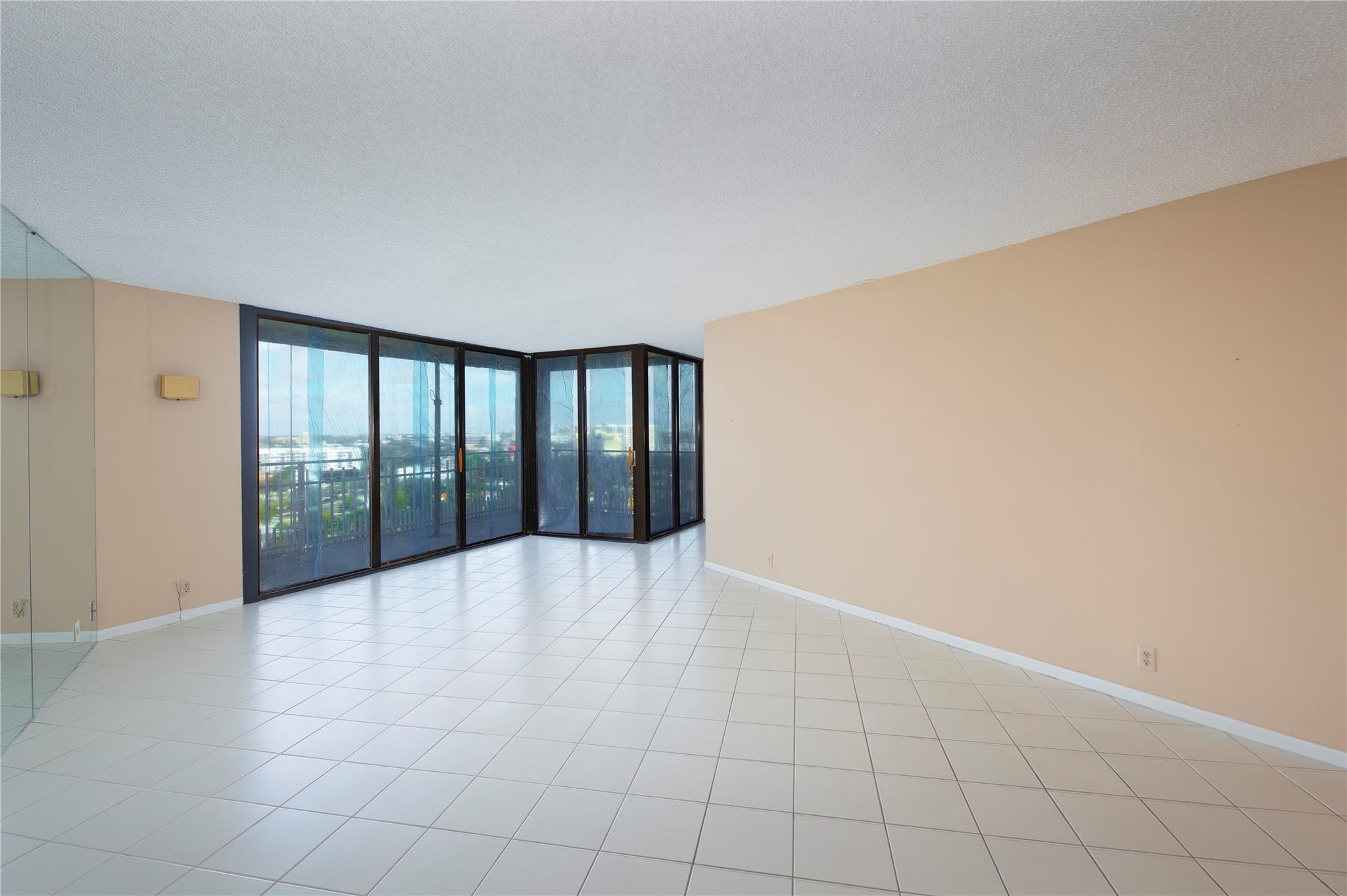 1000 Quayside Terrace 1707