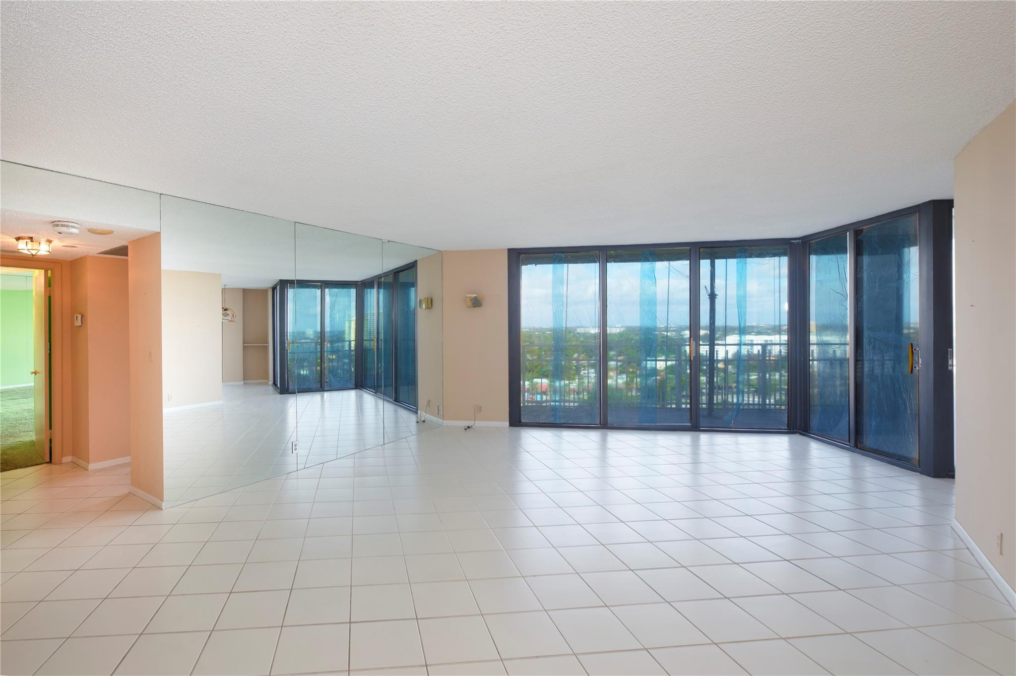 1000 Quayside Terrace 1707