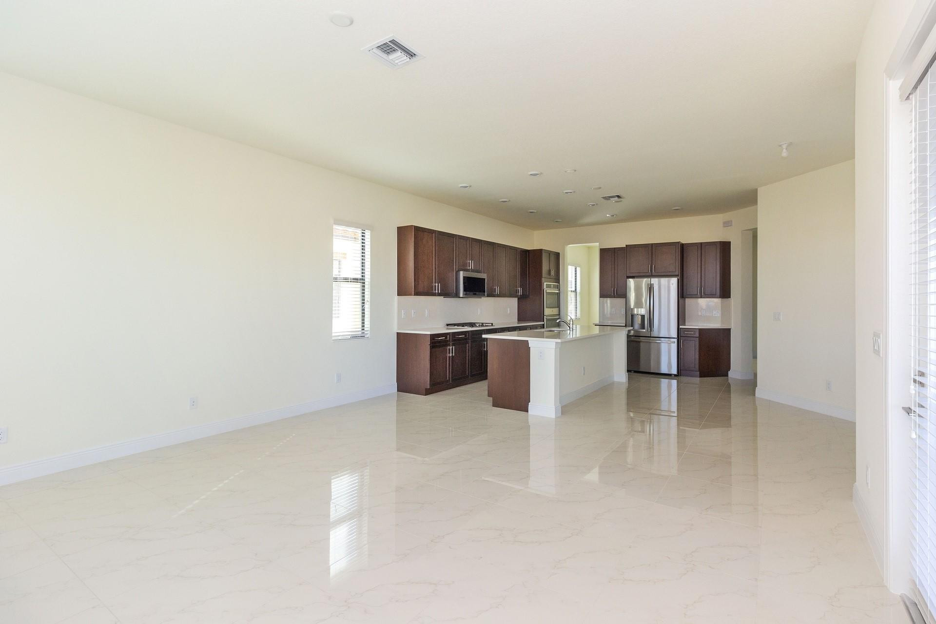 11775 Bayview Circle