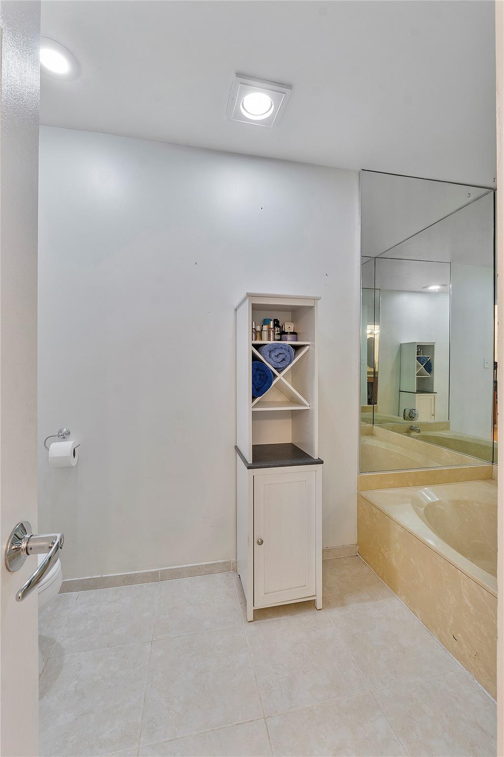 8247 NW 70th Street