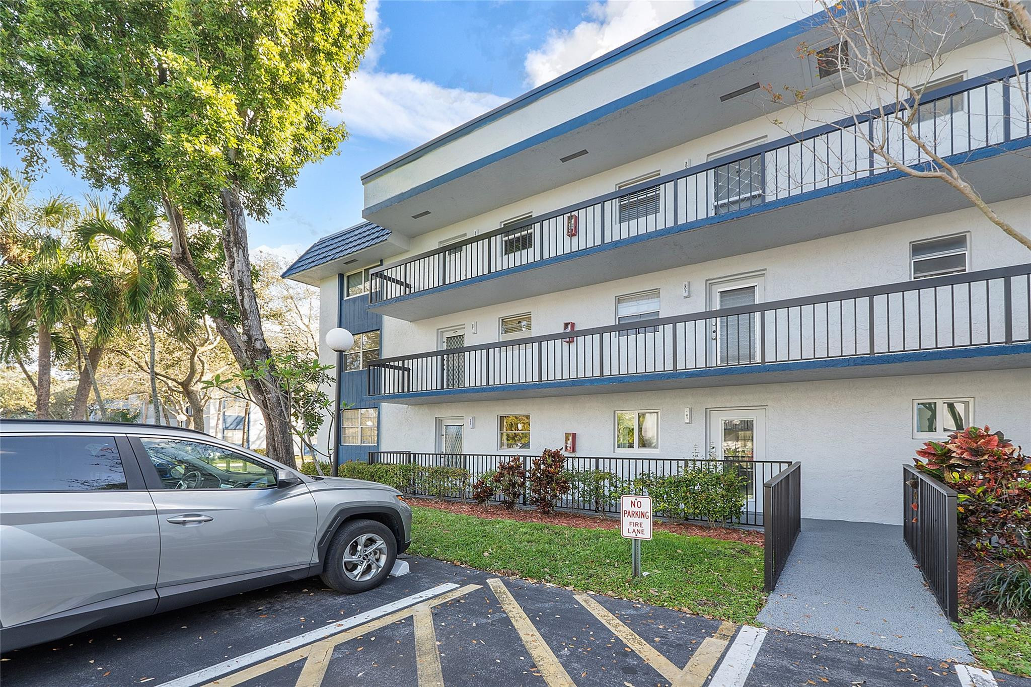 3130 W Holiday Springs Boulevard 201