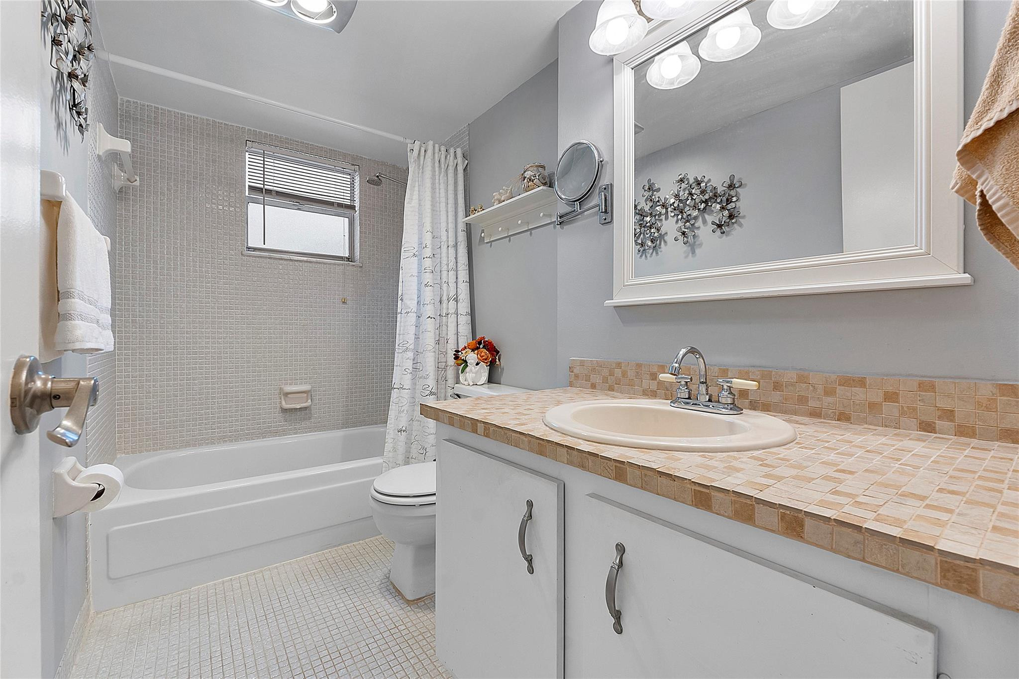 3130 W Holiday Springs Boulevard 201
