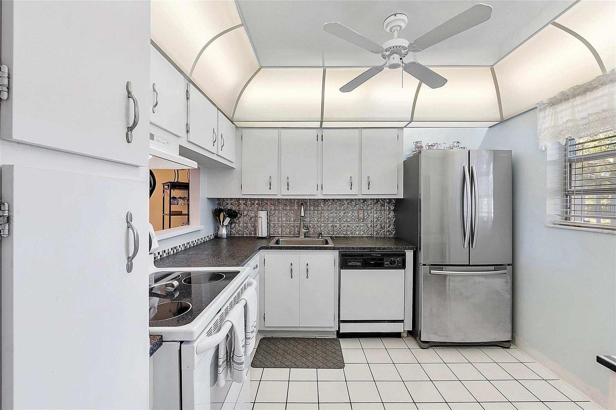 3130 W Holiday Springs Boulevard 201