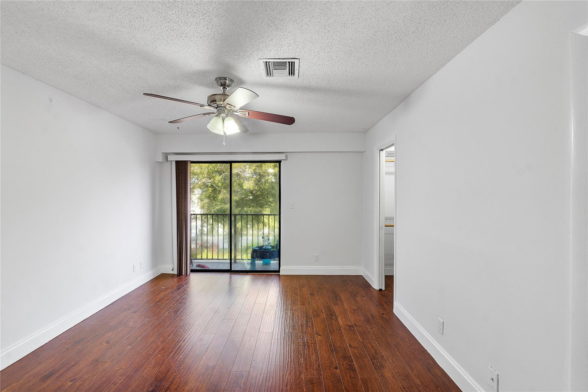 2949 Riverside Drive 225