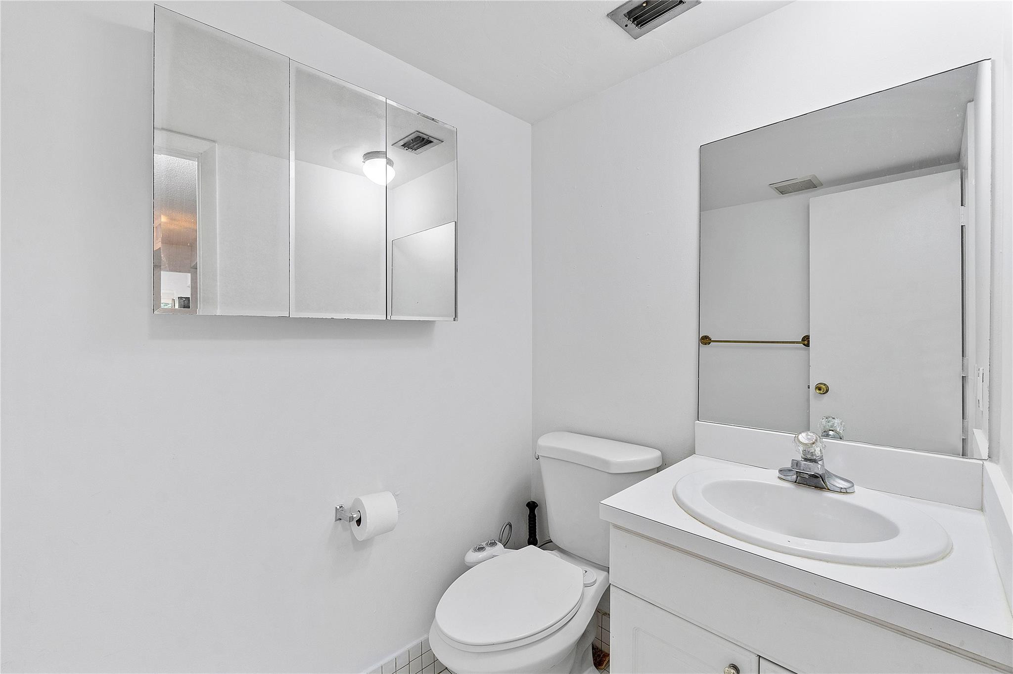 2949 Riverside Drive 225