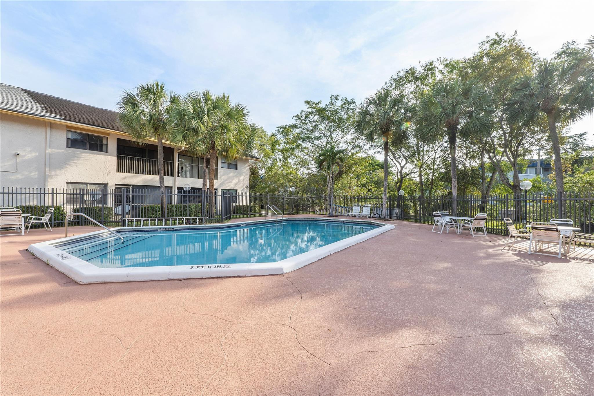 2949 Riverside Drive 225