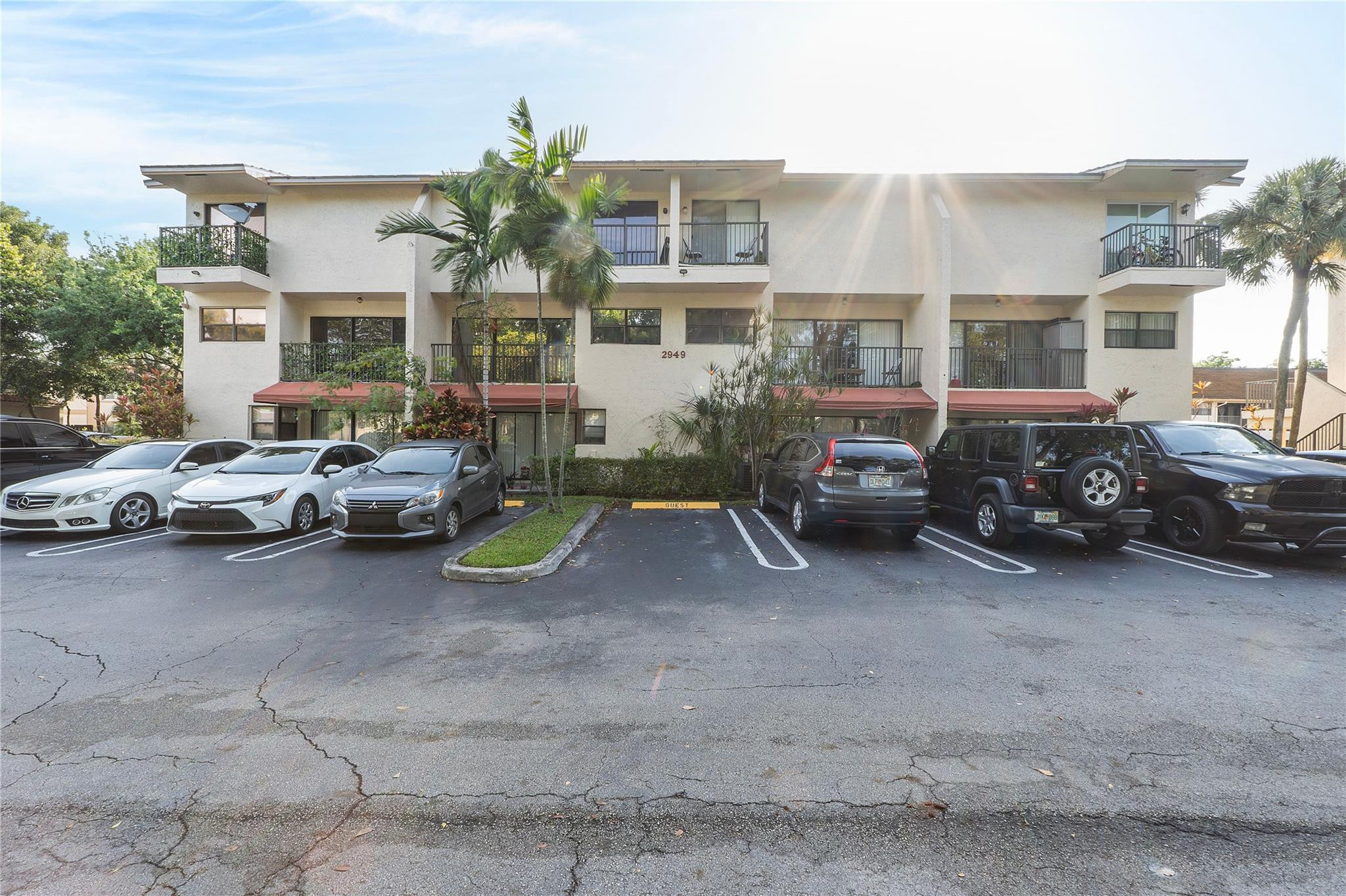 2949 Riverside Drive 225