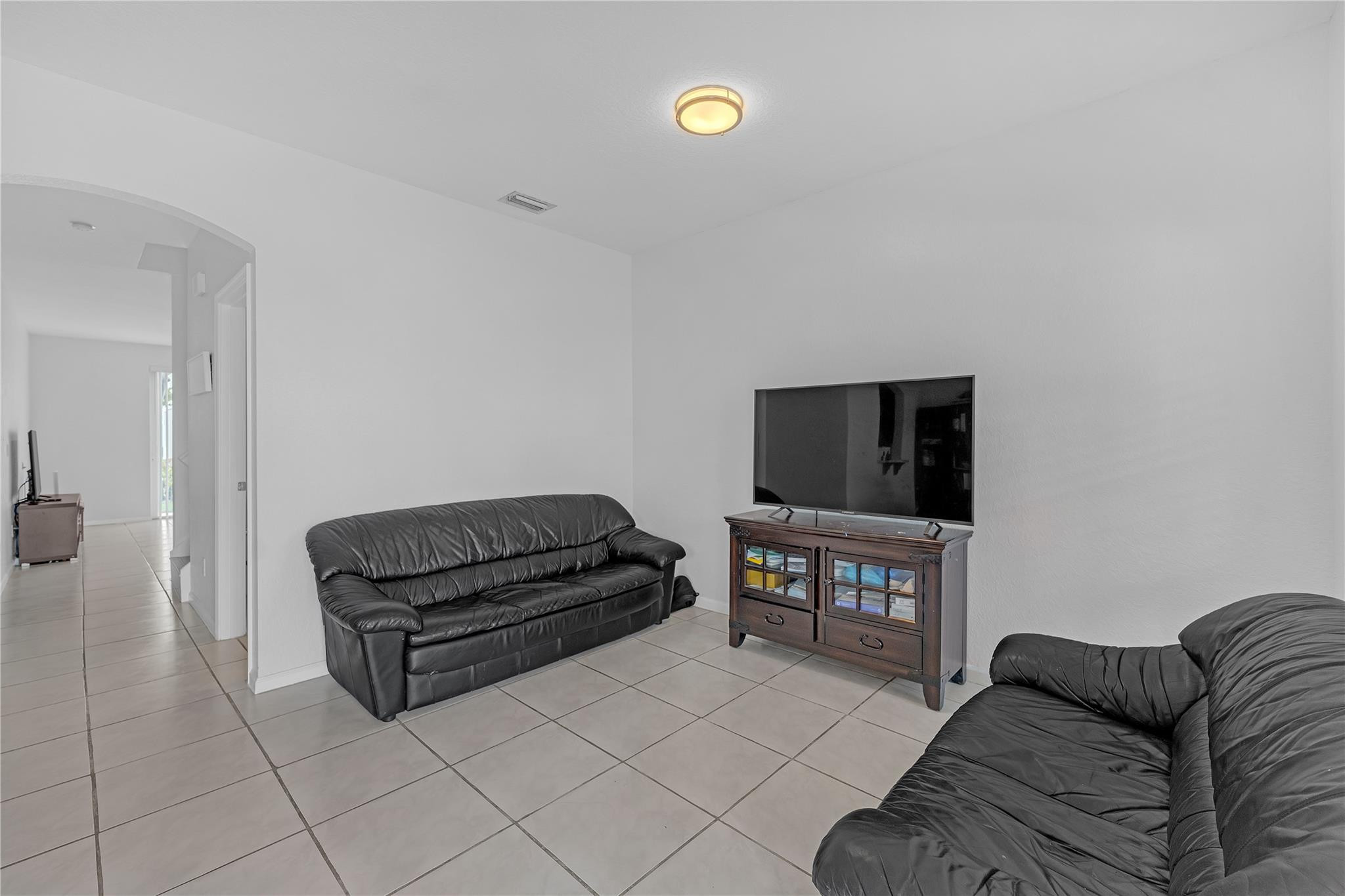 10502 NW 57th Street 10502