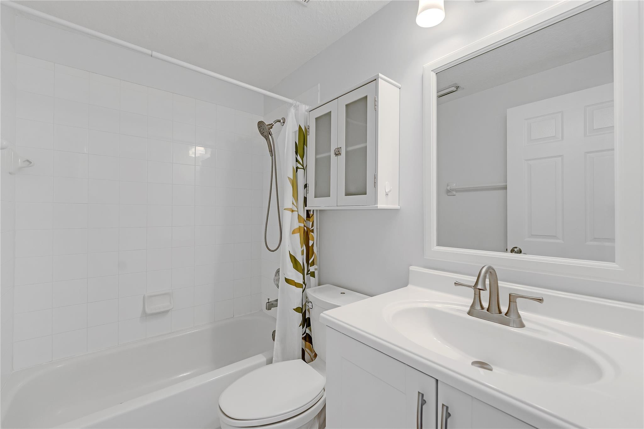 10502 NW 57th Street 10502