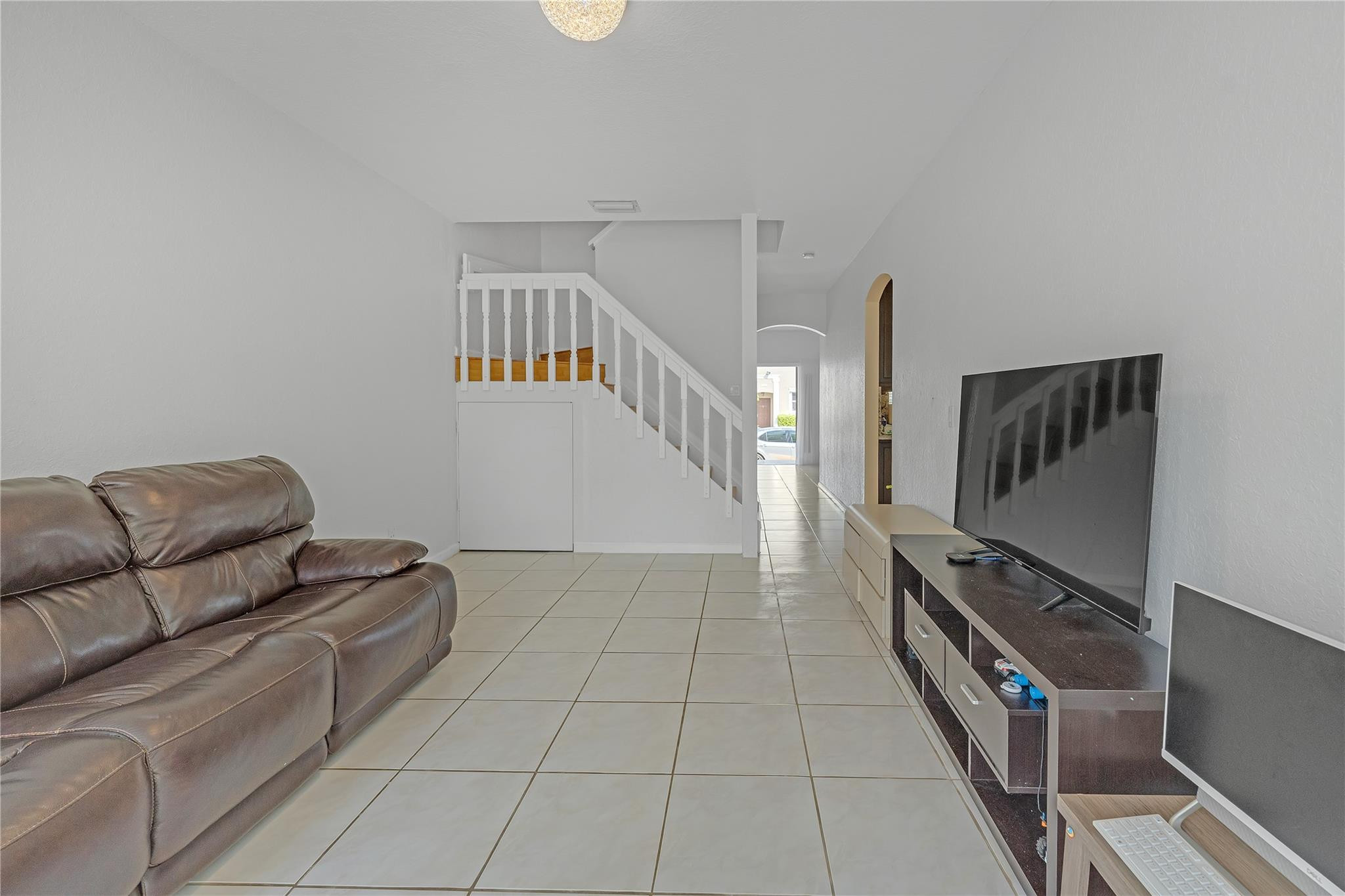 10502 NW 57th Street 10502
