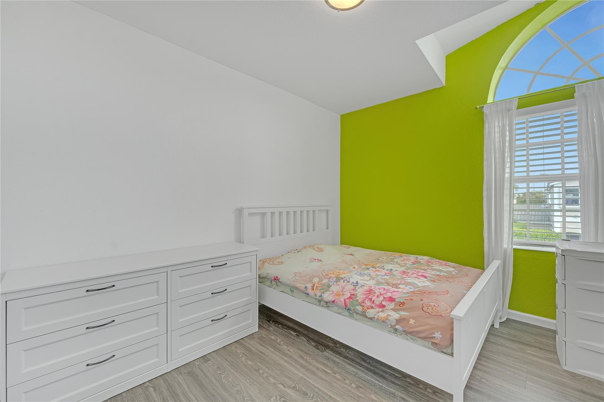 10502 NW 57th Street 10502