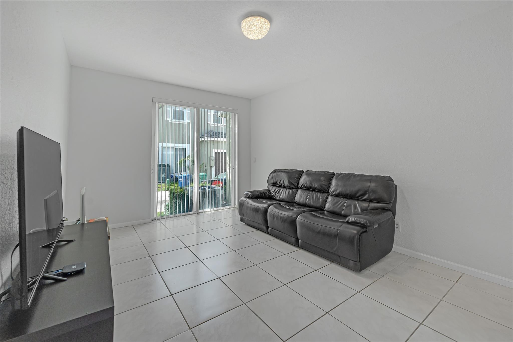 10502 NW 57th Street 10502
