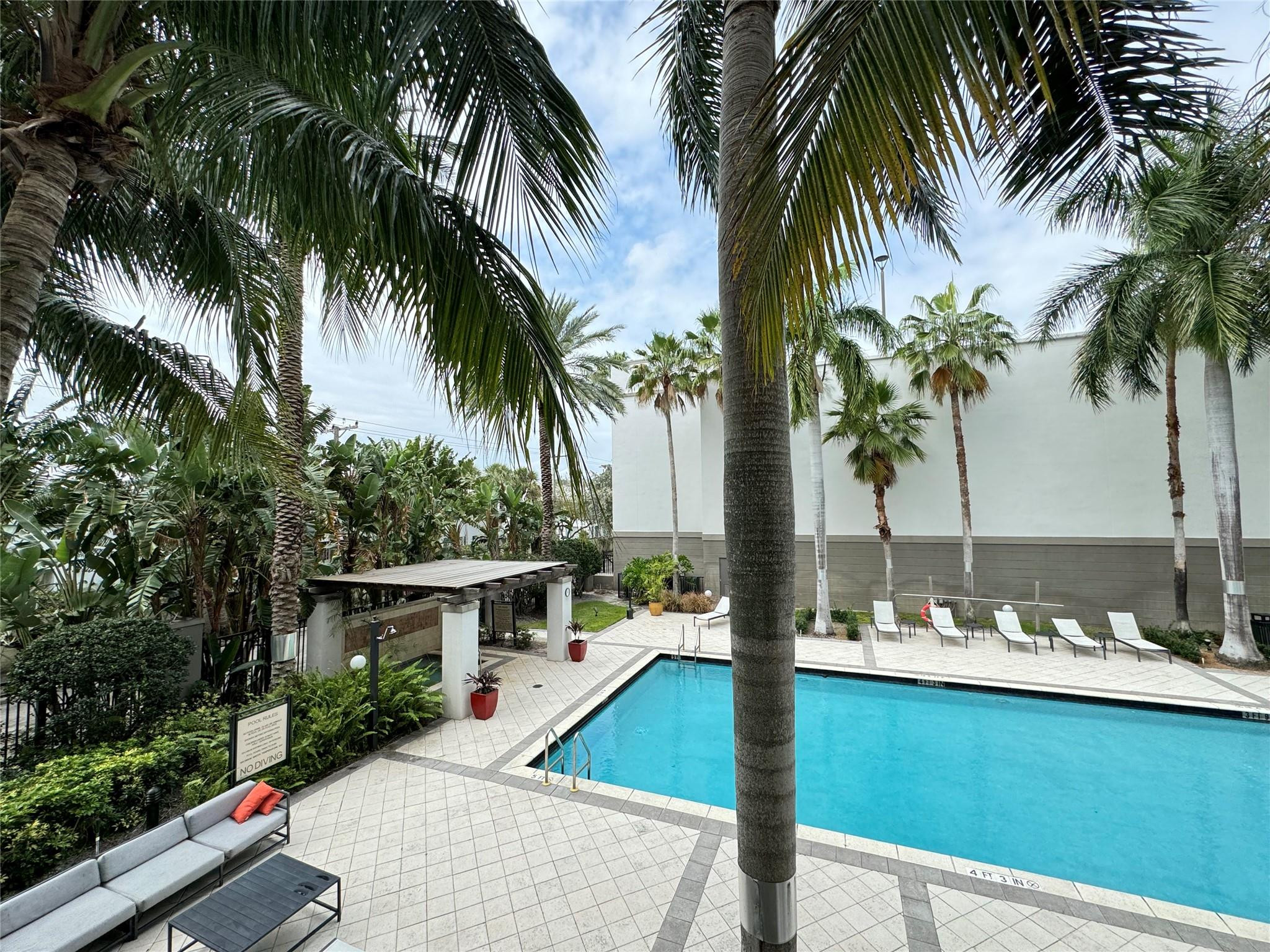 2401 NE 65th Street 1-201