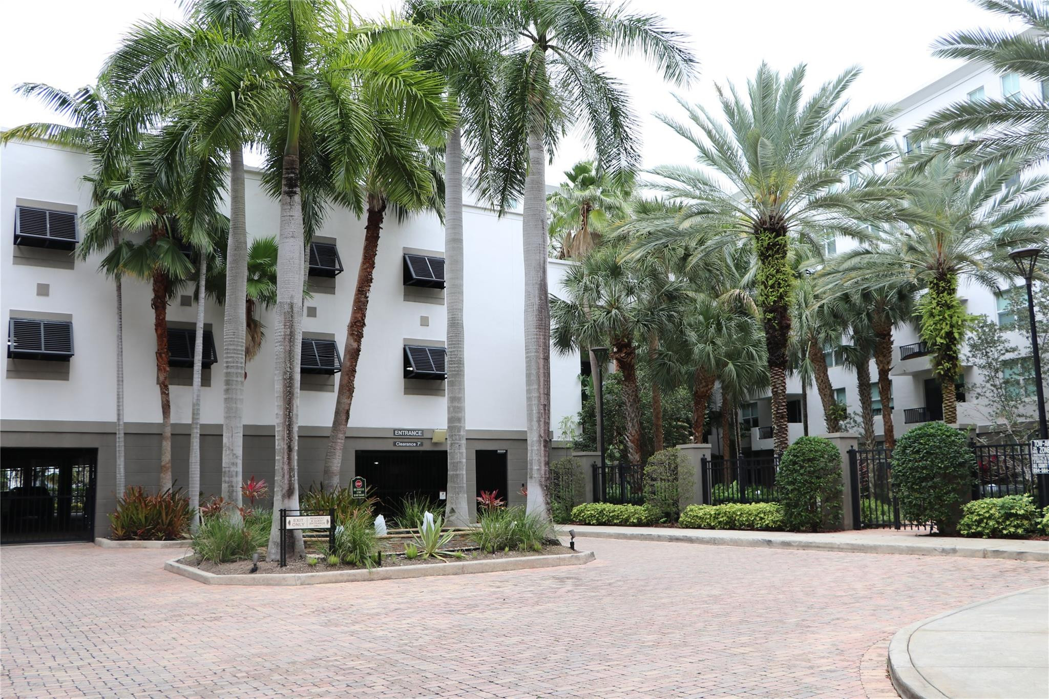 2401 NE 65th Street 1-201