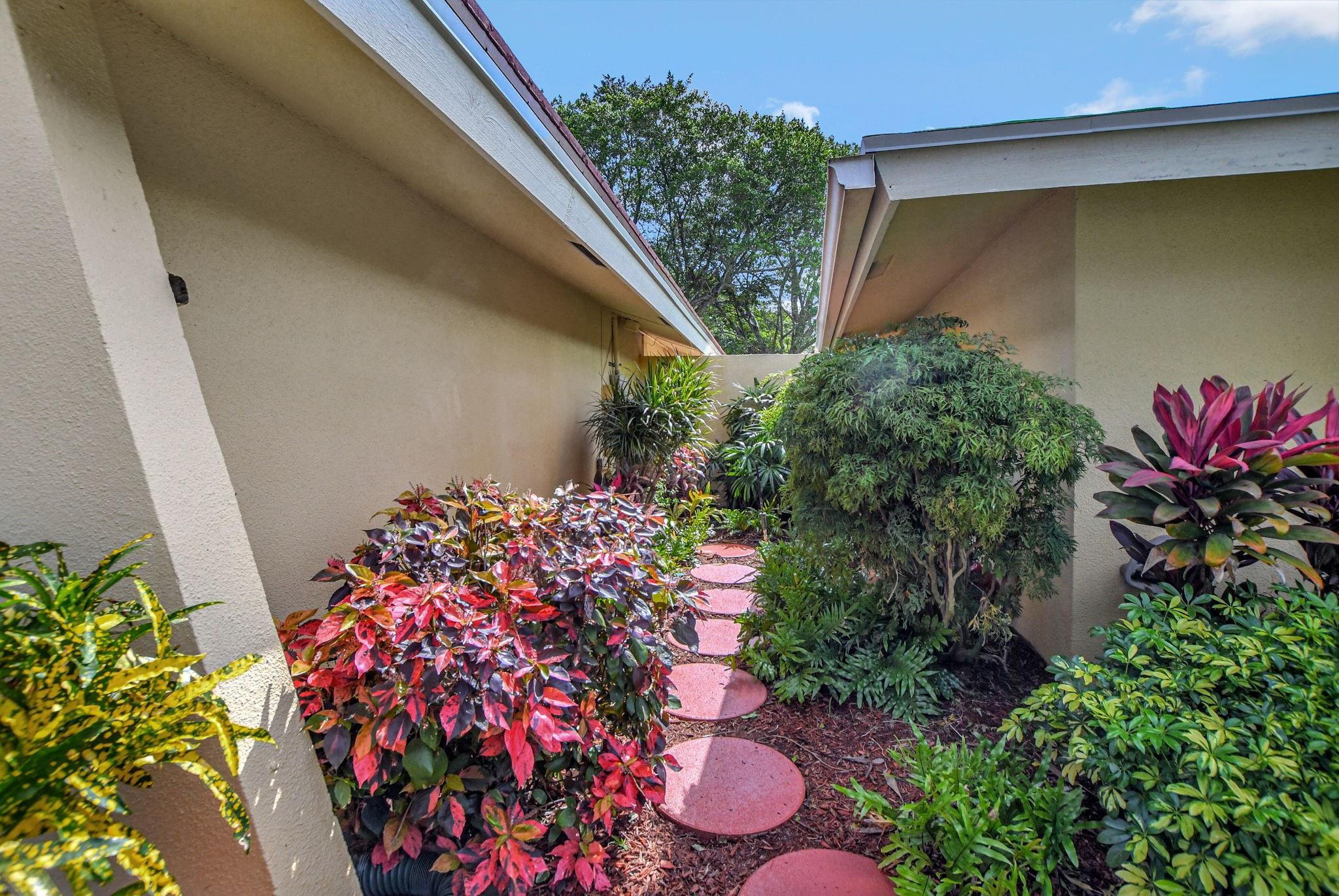 2714 Kelly Brooke Lane