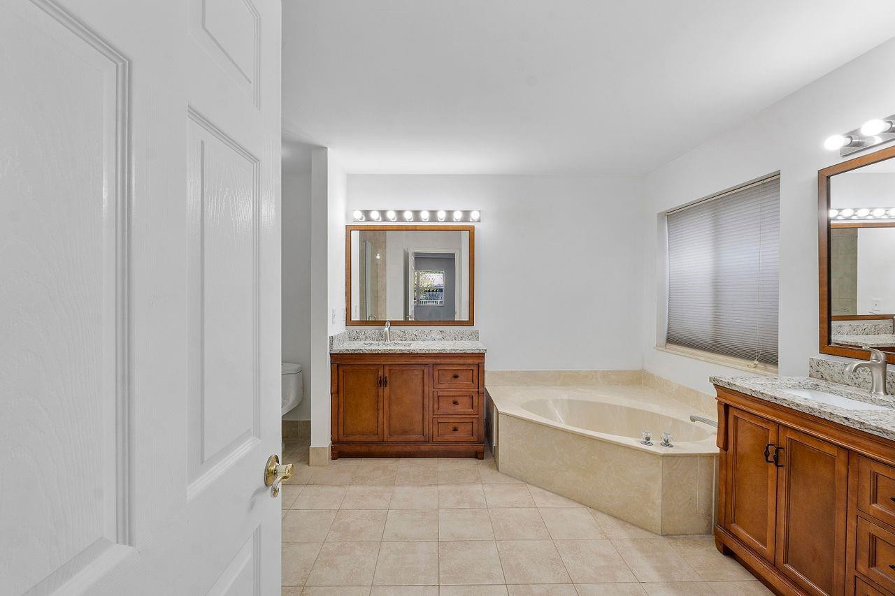 4721 NW 75th Street