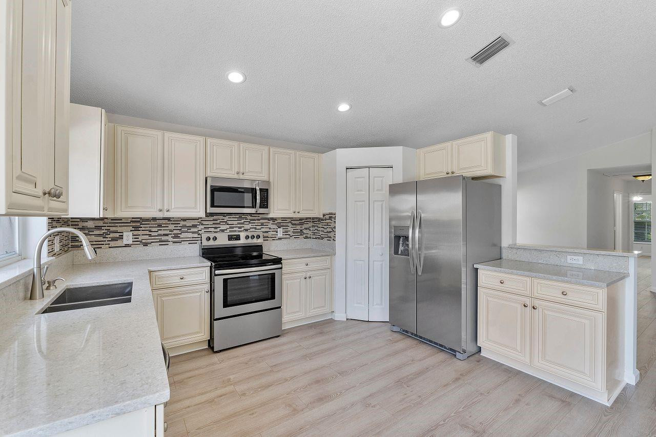 4721 NW 75th Street