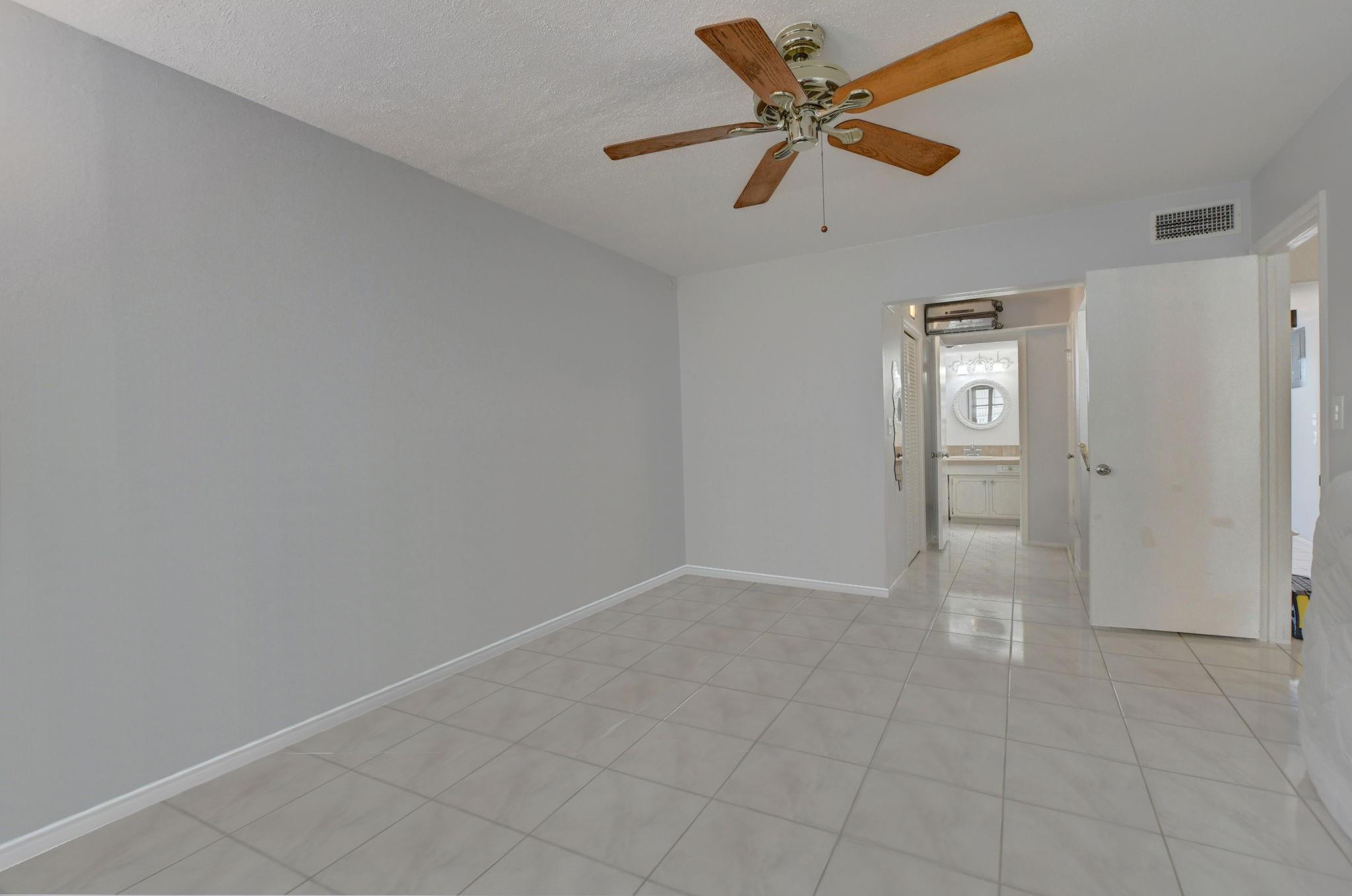 899 SE 2nd Avenue 215