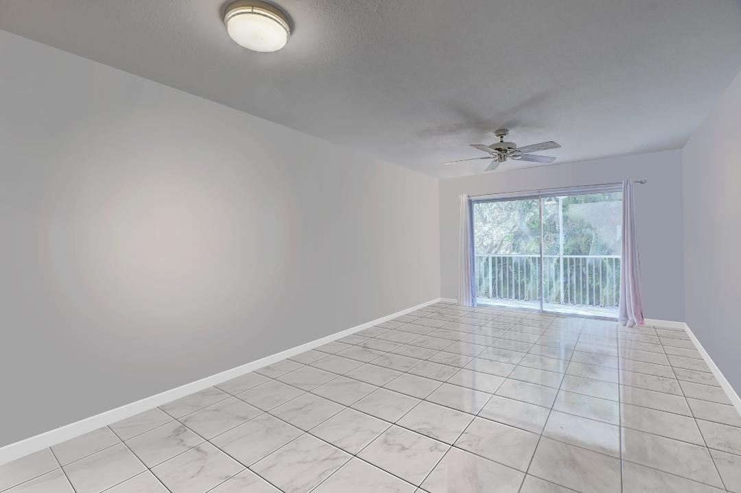 899 SE 2nd Avenue 215