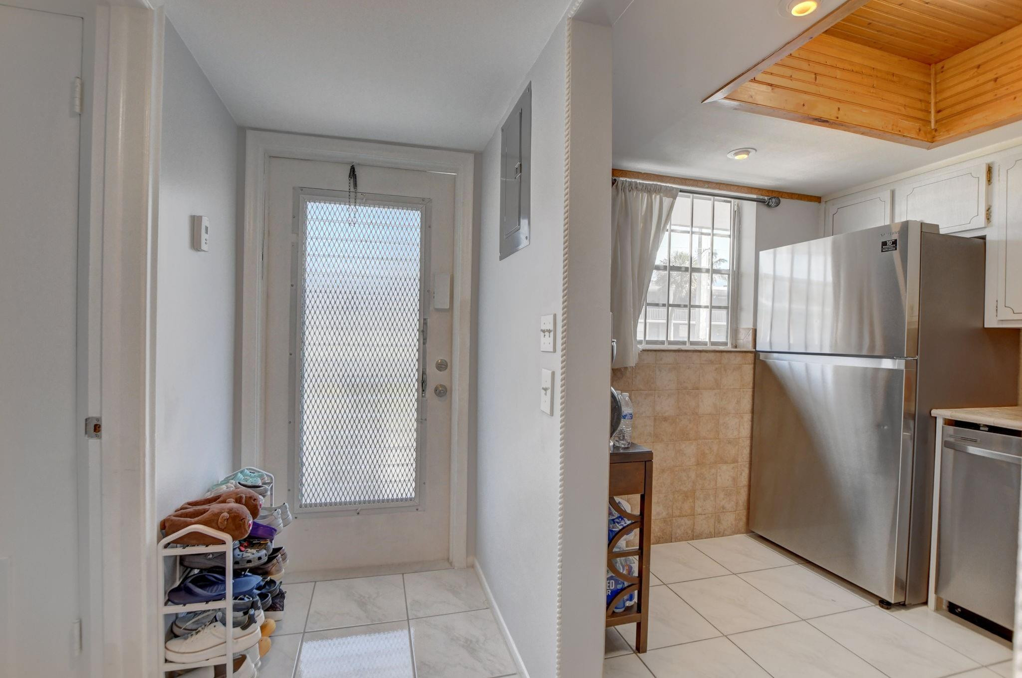 899 SE 2nd Avenue 215