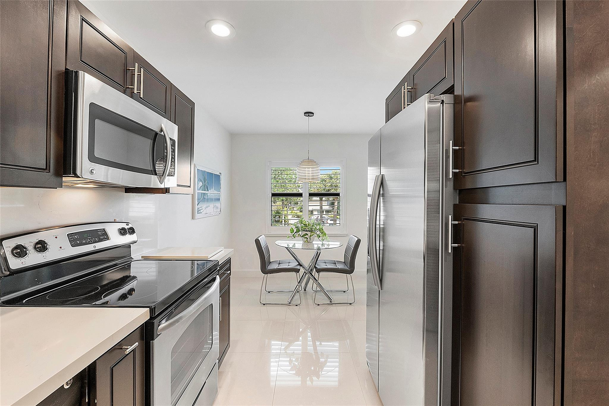 11 Stratford Drive H
