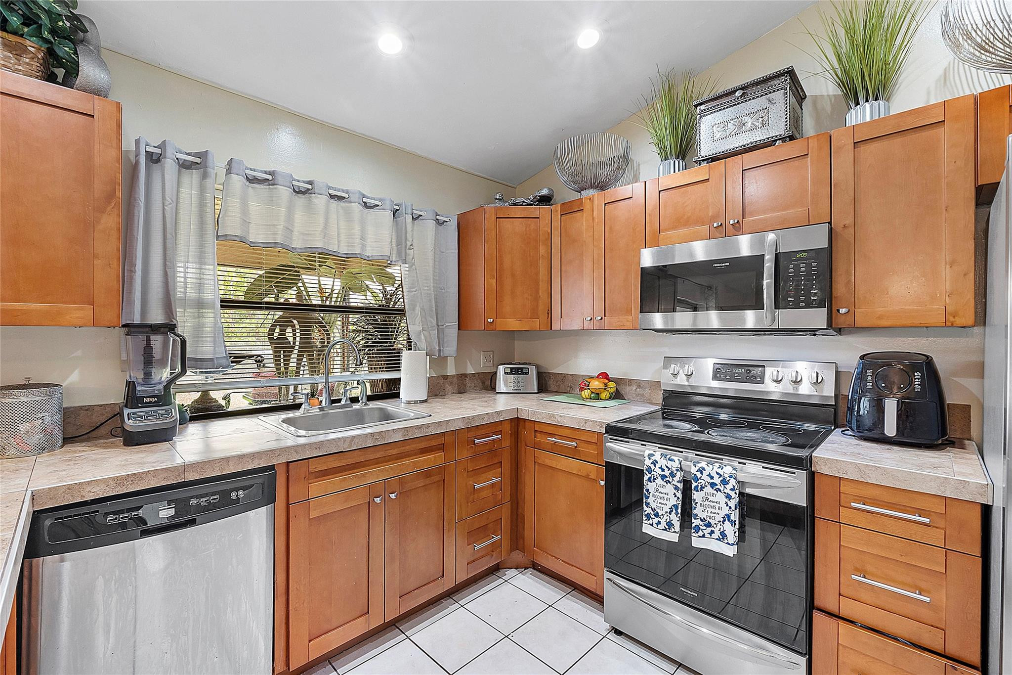 2475 NW 92nd Avenue