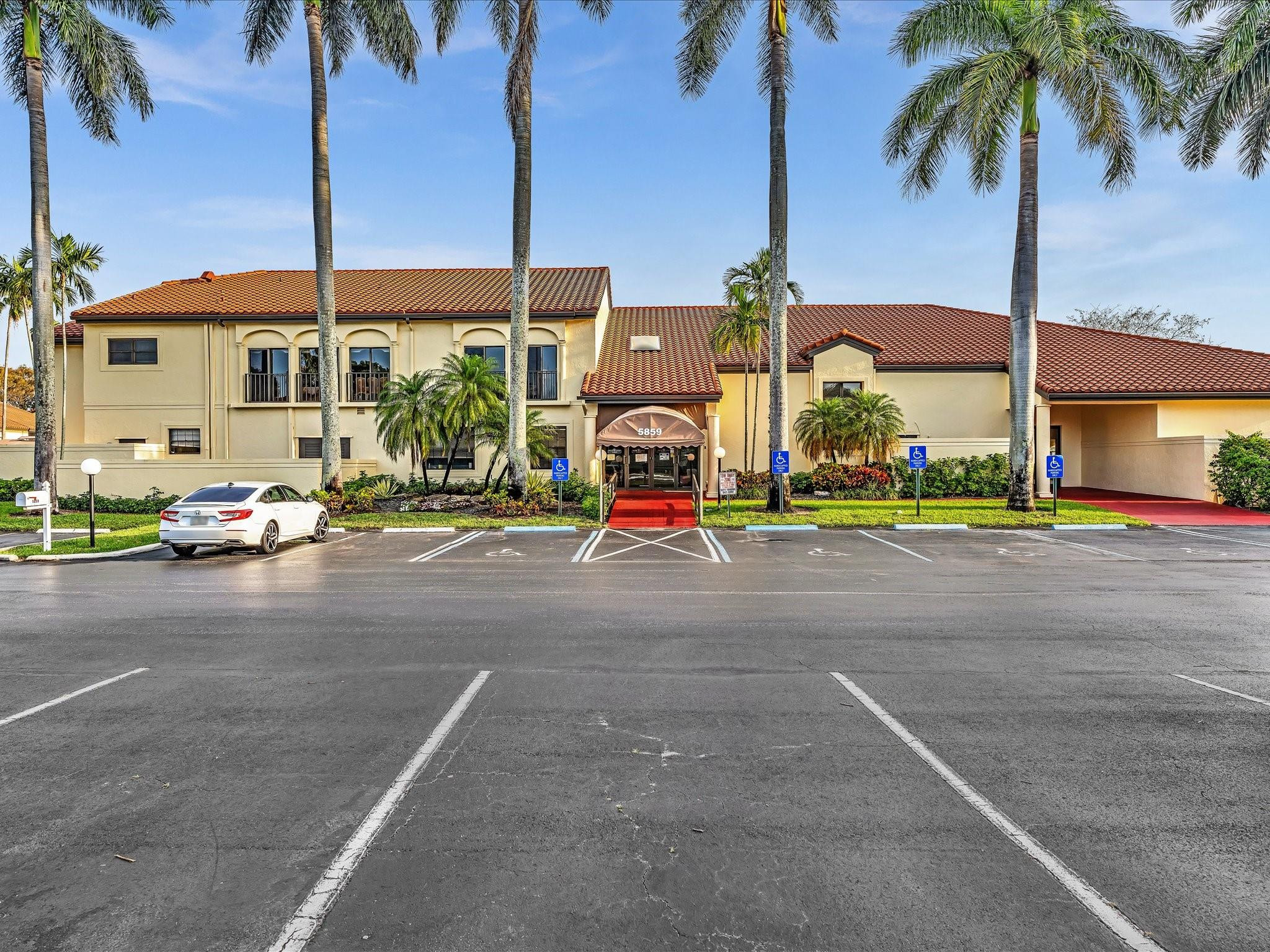 10407 S Circle Lake Drive 102