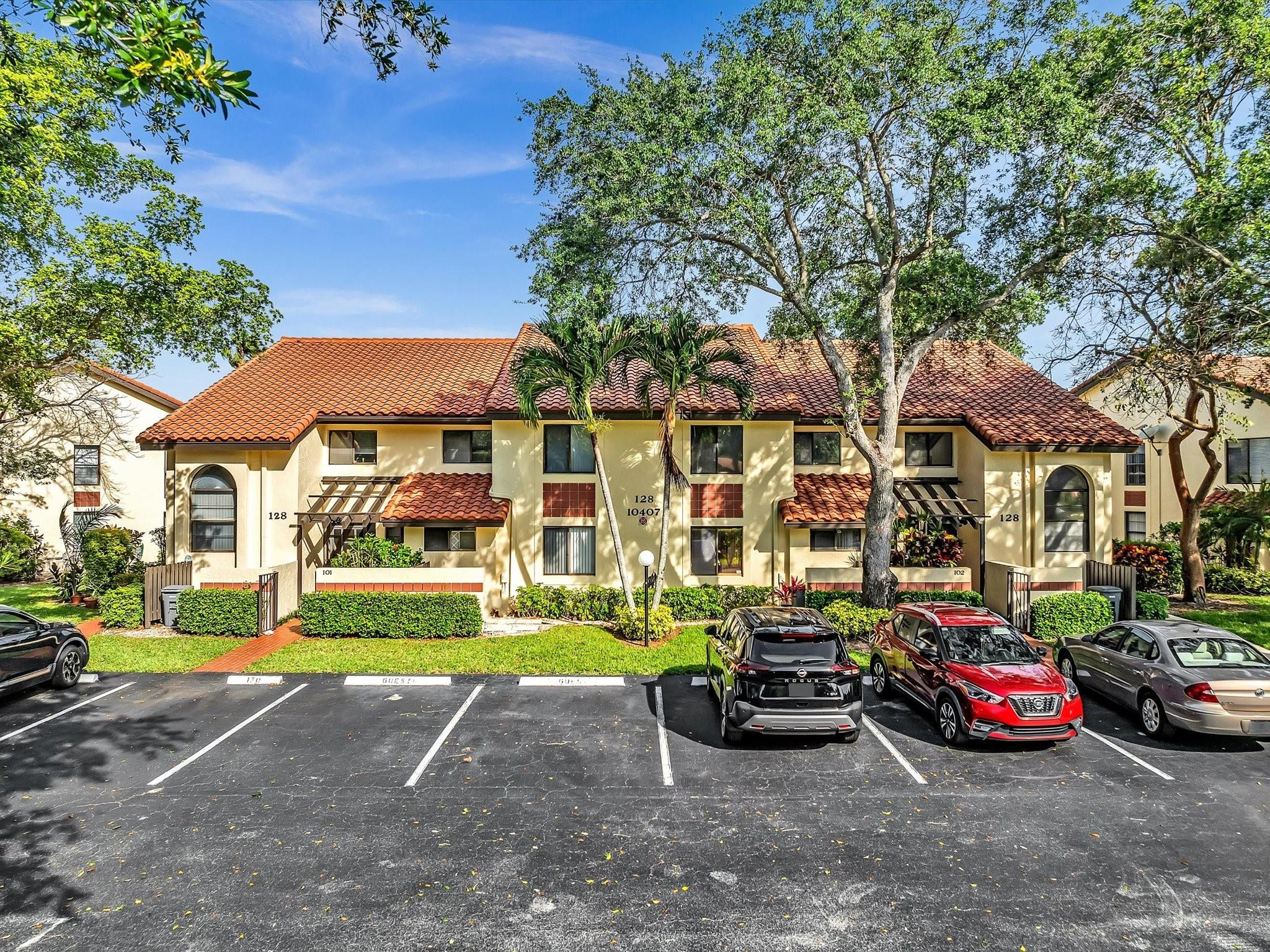 10407 S Circle Lake Drive 102