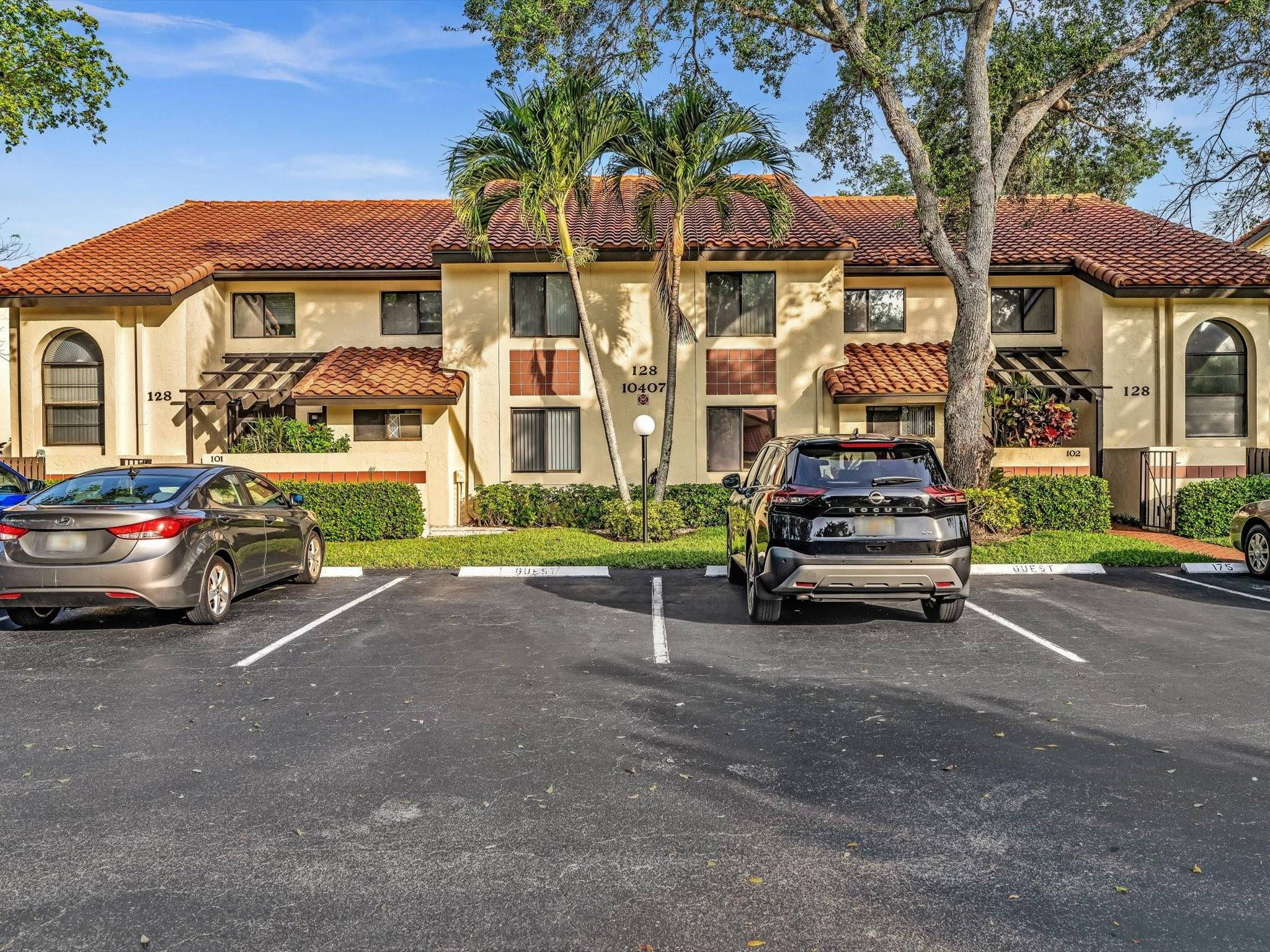 10407 S Circle Lake Drive 102