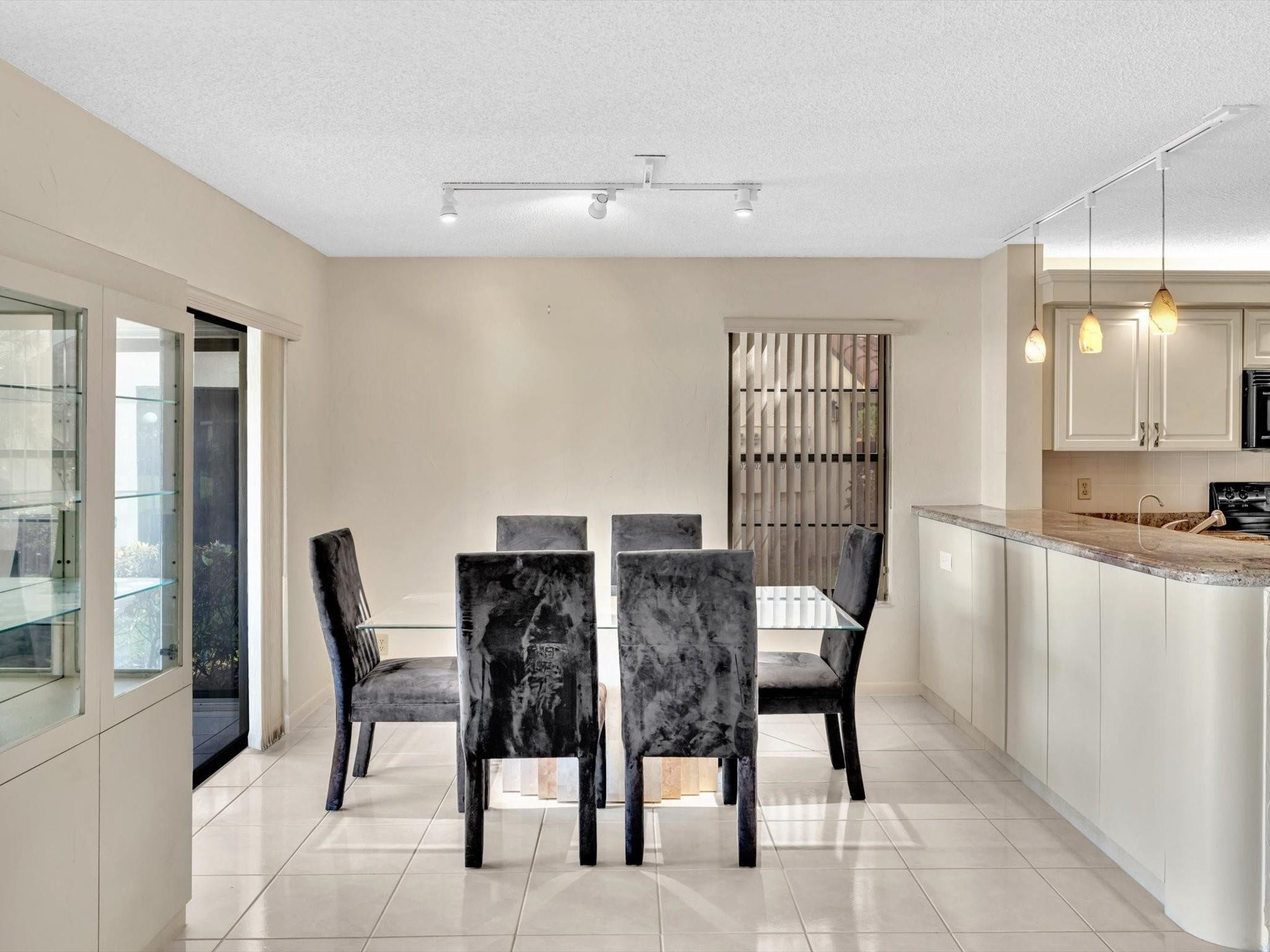 10407 S Circle Lake Drive 102