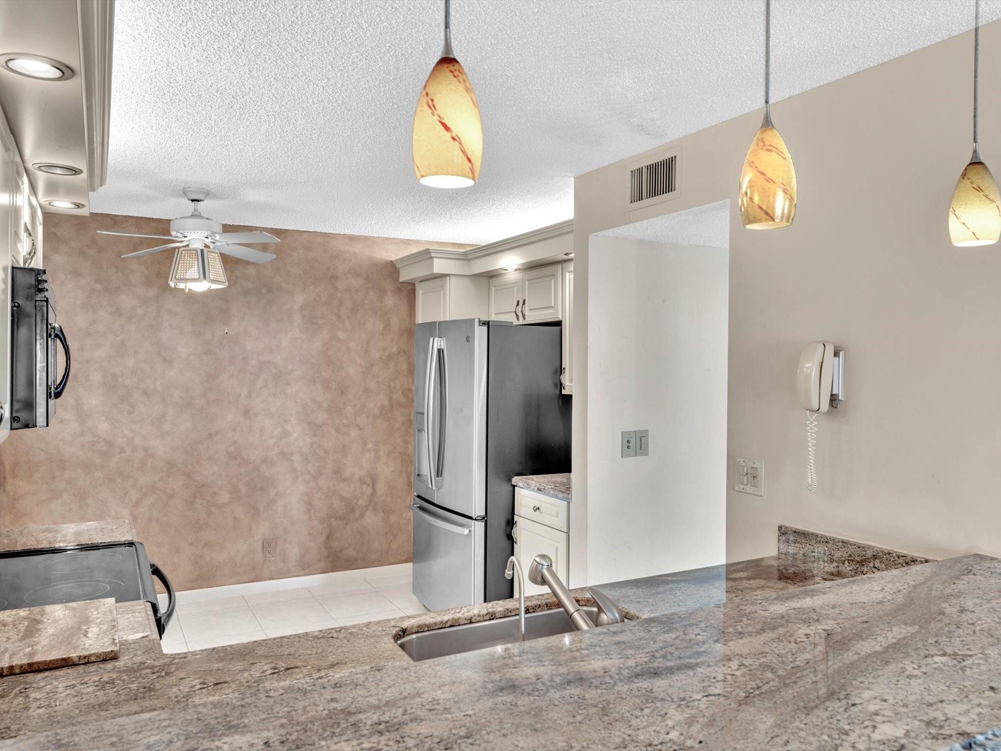 10407 S Circle Lake Drive 102