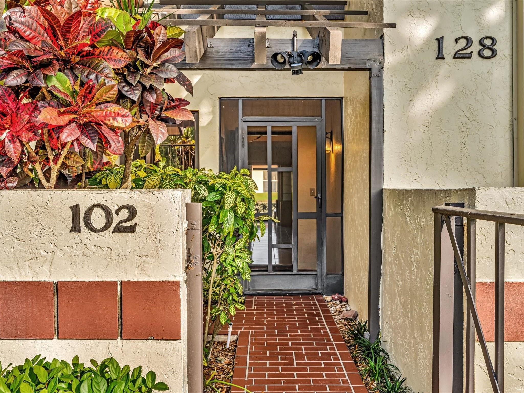 10407 S Circle Lake Drive 102