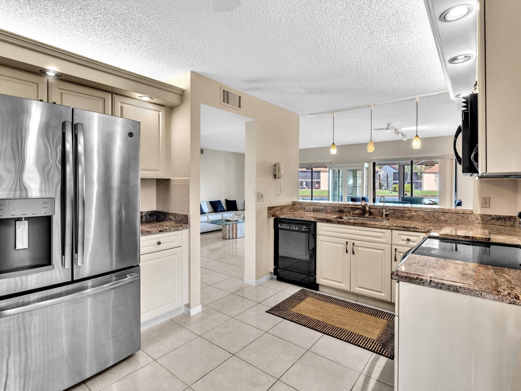 10407 S Circle Lake Drive 102