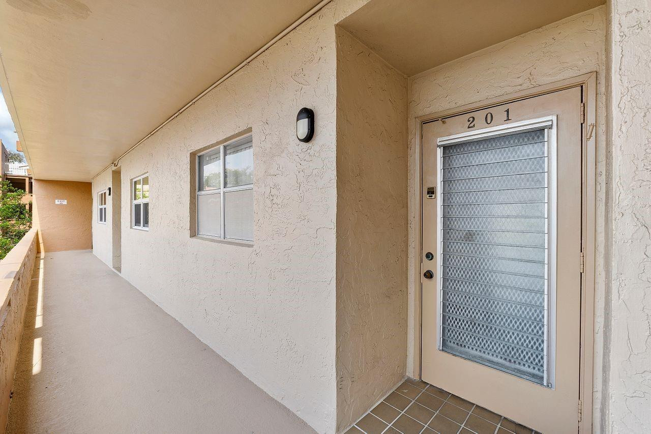 8822 W Mcnab Road 201