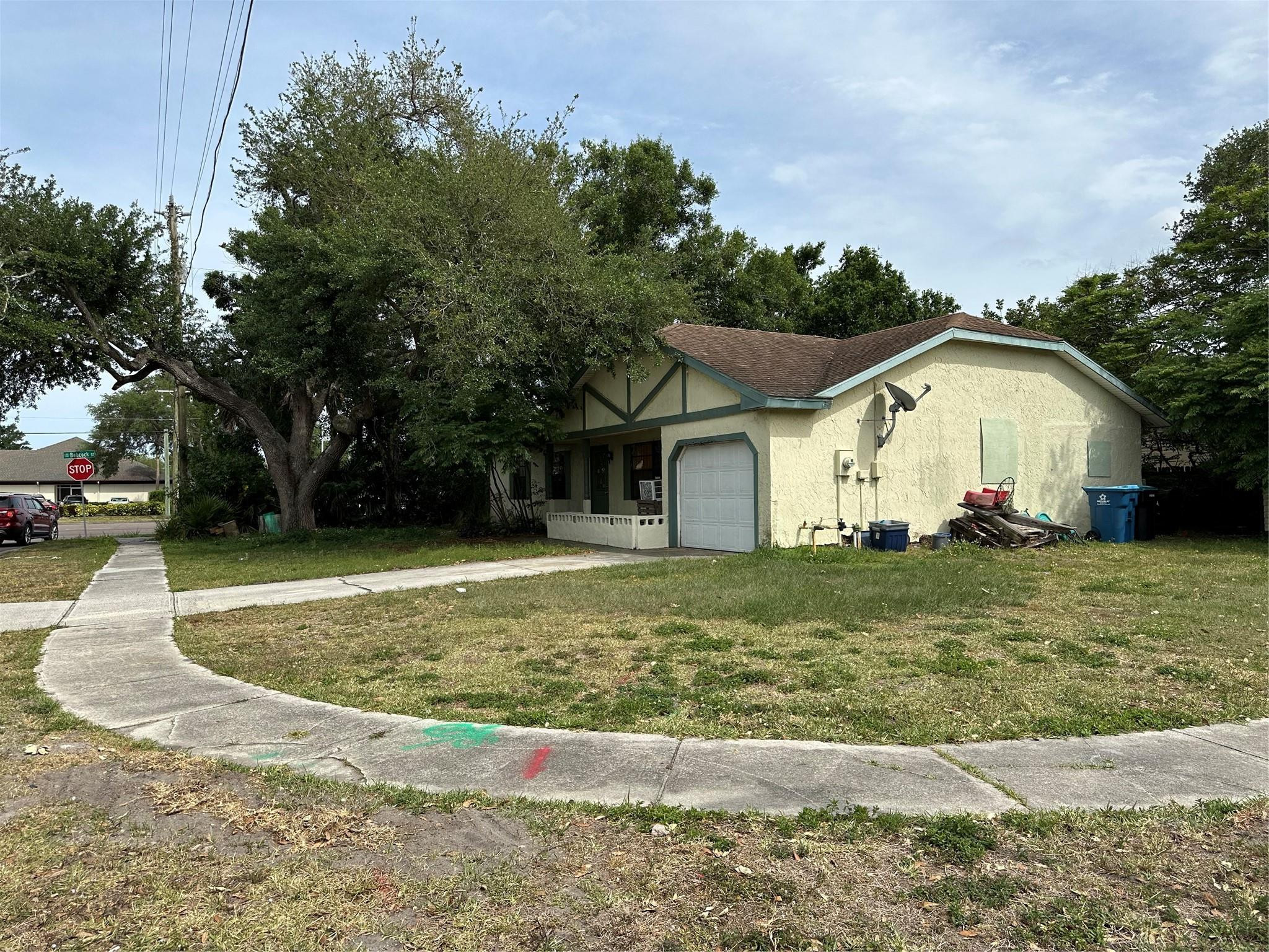 1698 NE Norwood