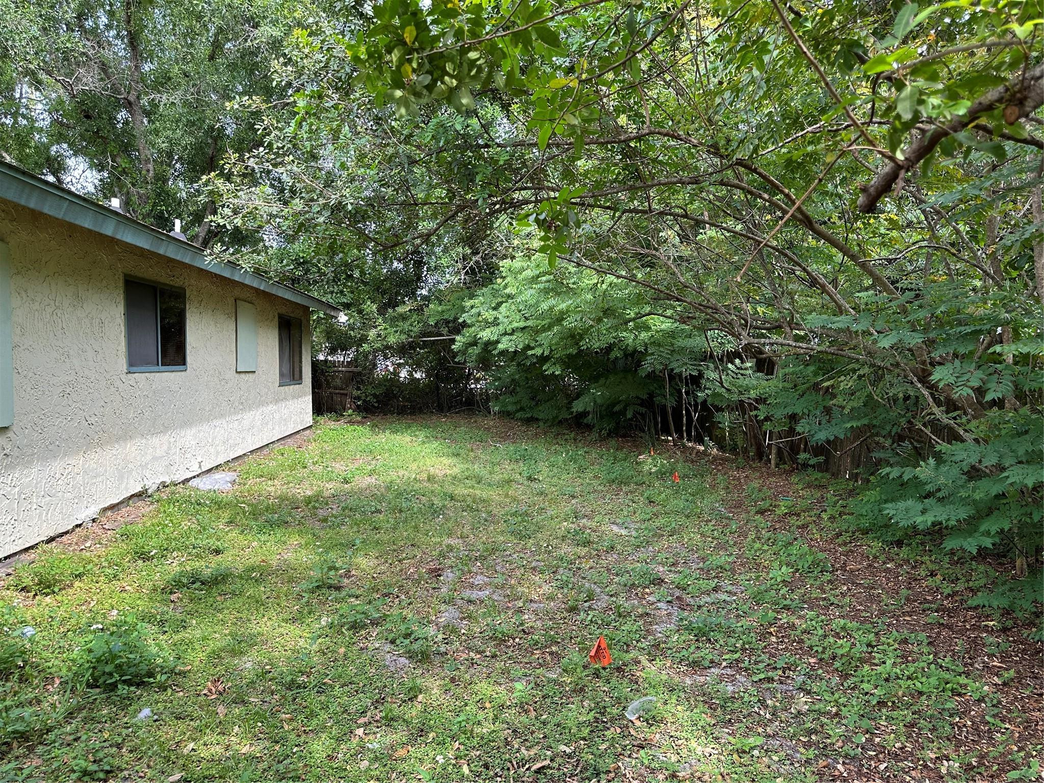 1698 NE Norwood