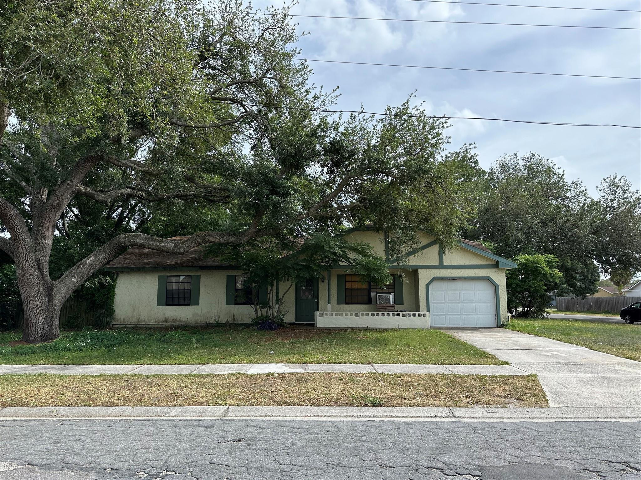 1698 NE Norwood