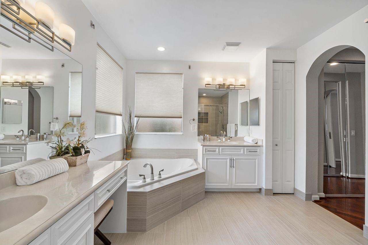 11529 NW 72nd Place