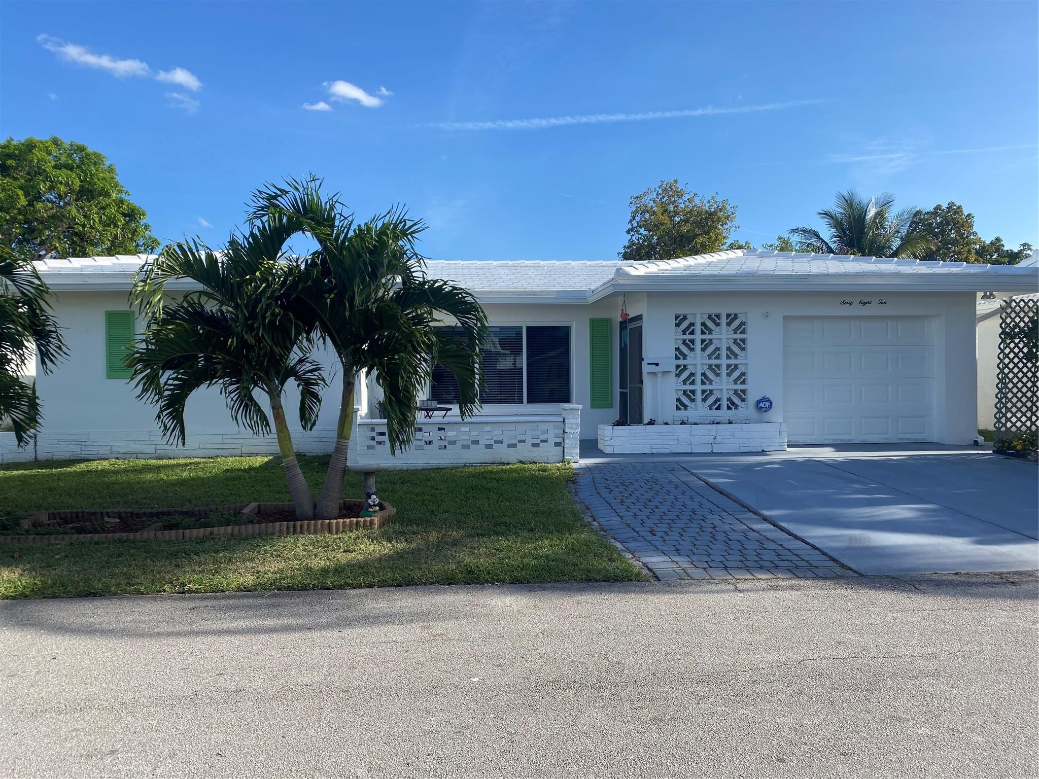 6810 NW 74th Place
