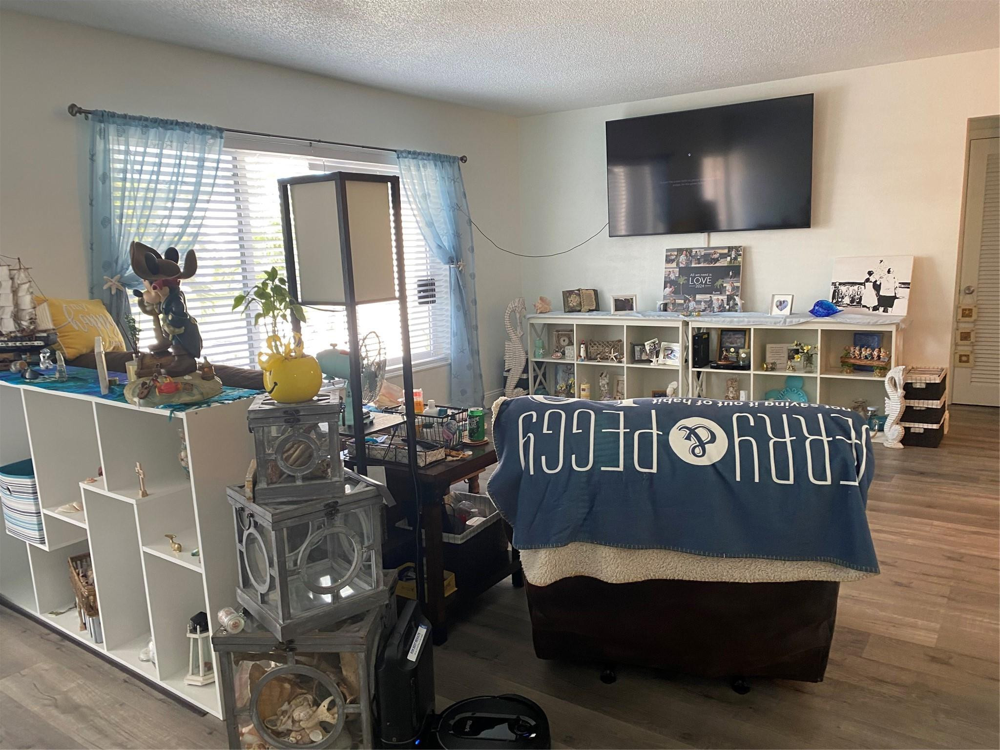 6810 NW 74th Place