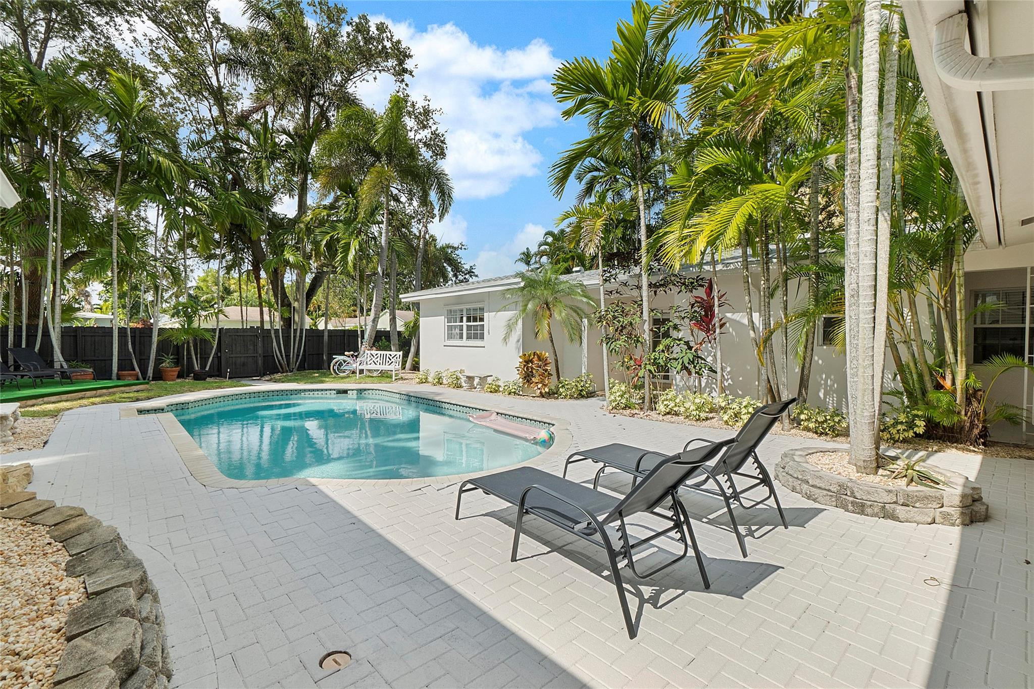 1400 NE 4th Court 1