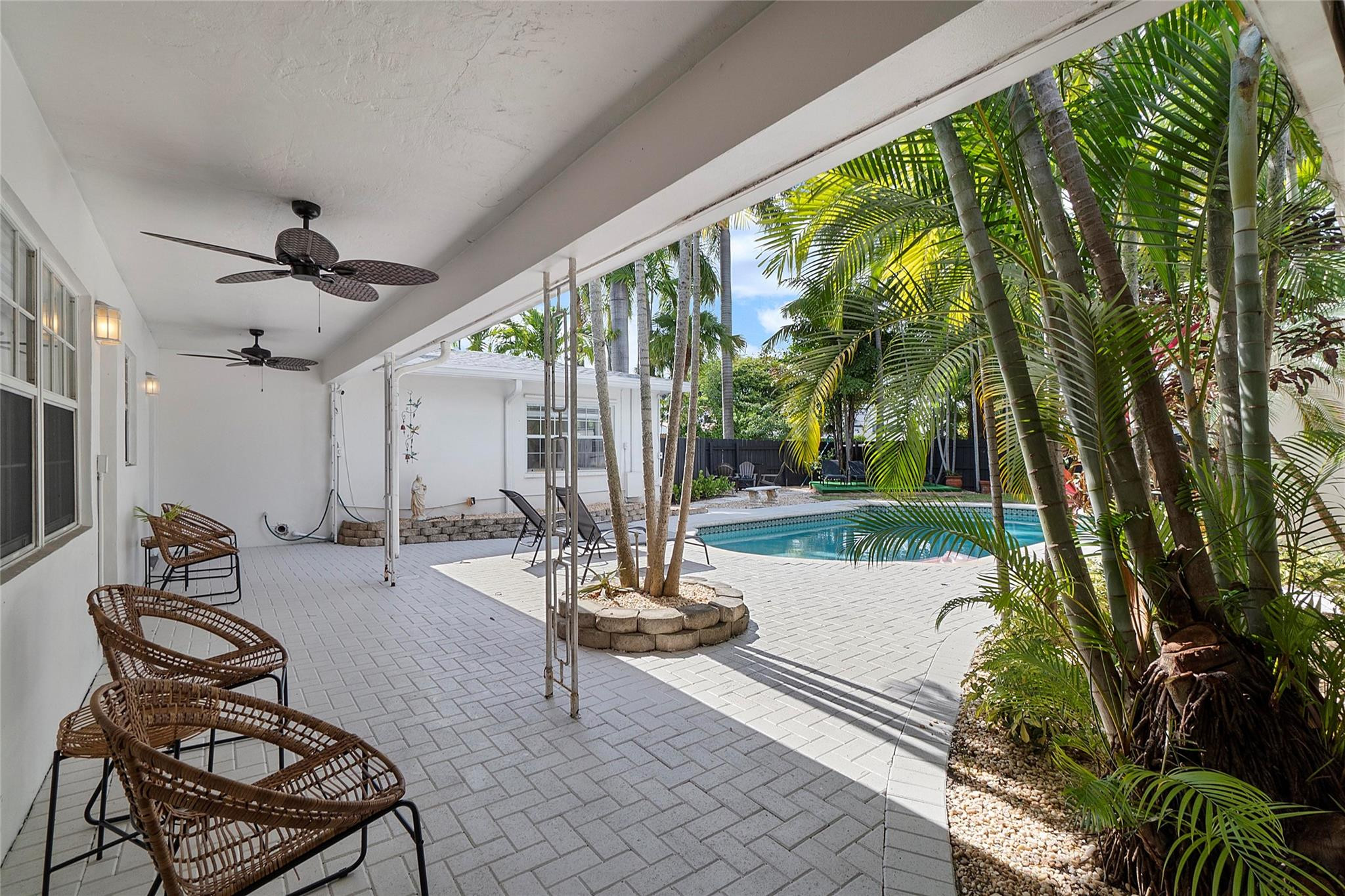1400 NE 4th Court 1