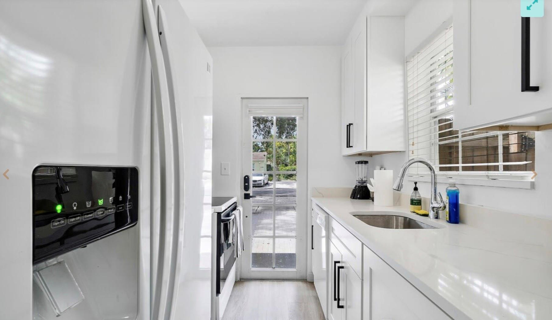 1400 NE 4th Court 1