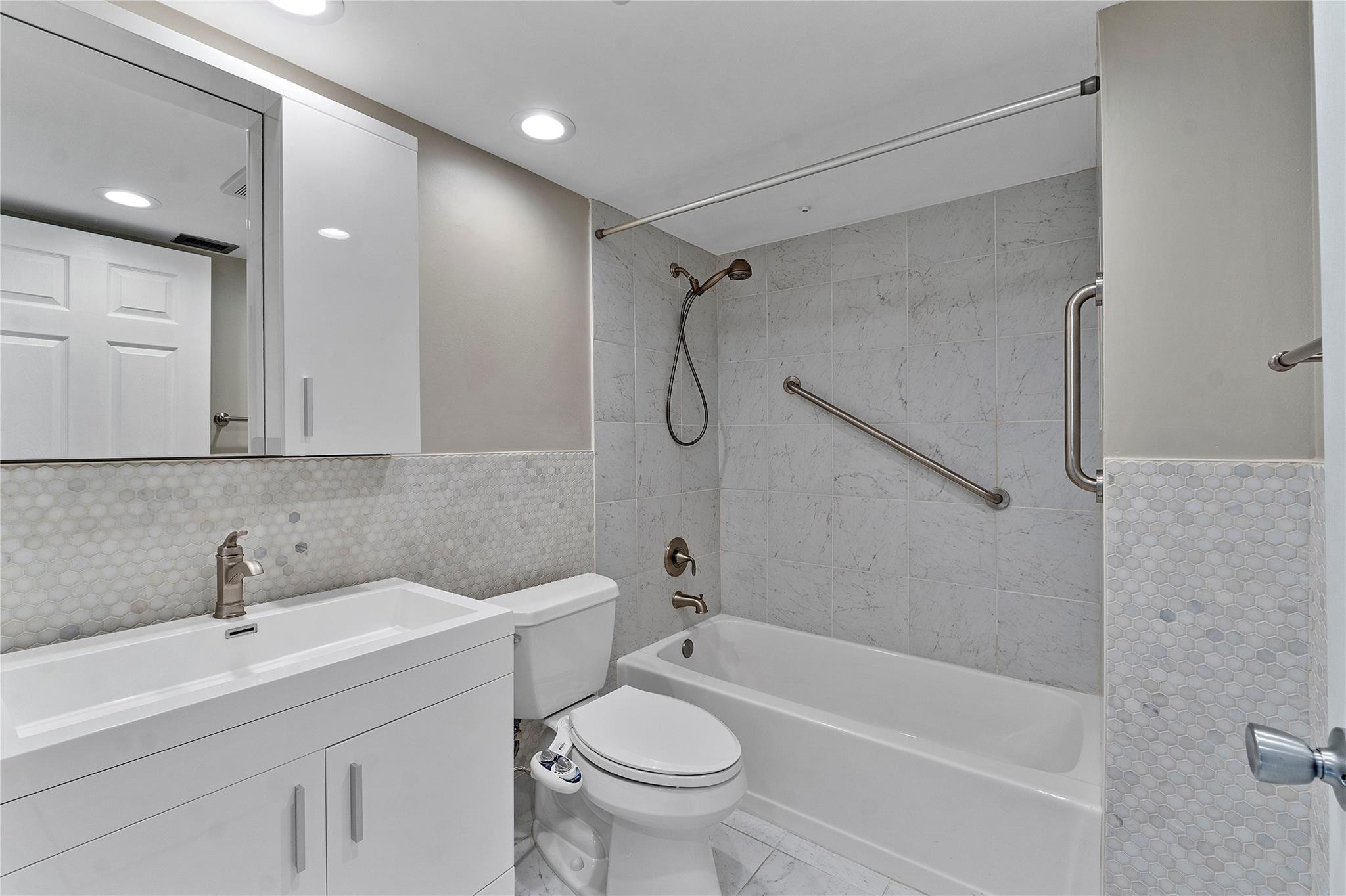 1601 Abaco Drive J3