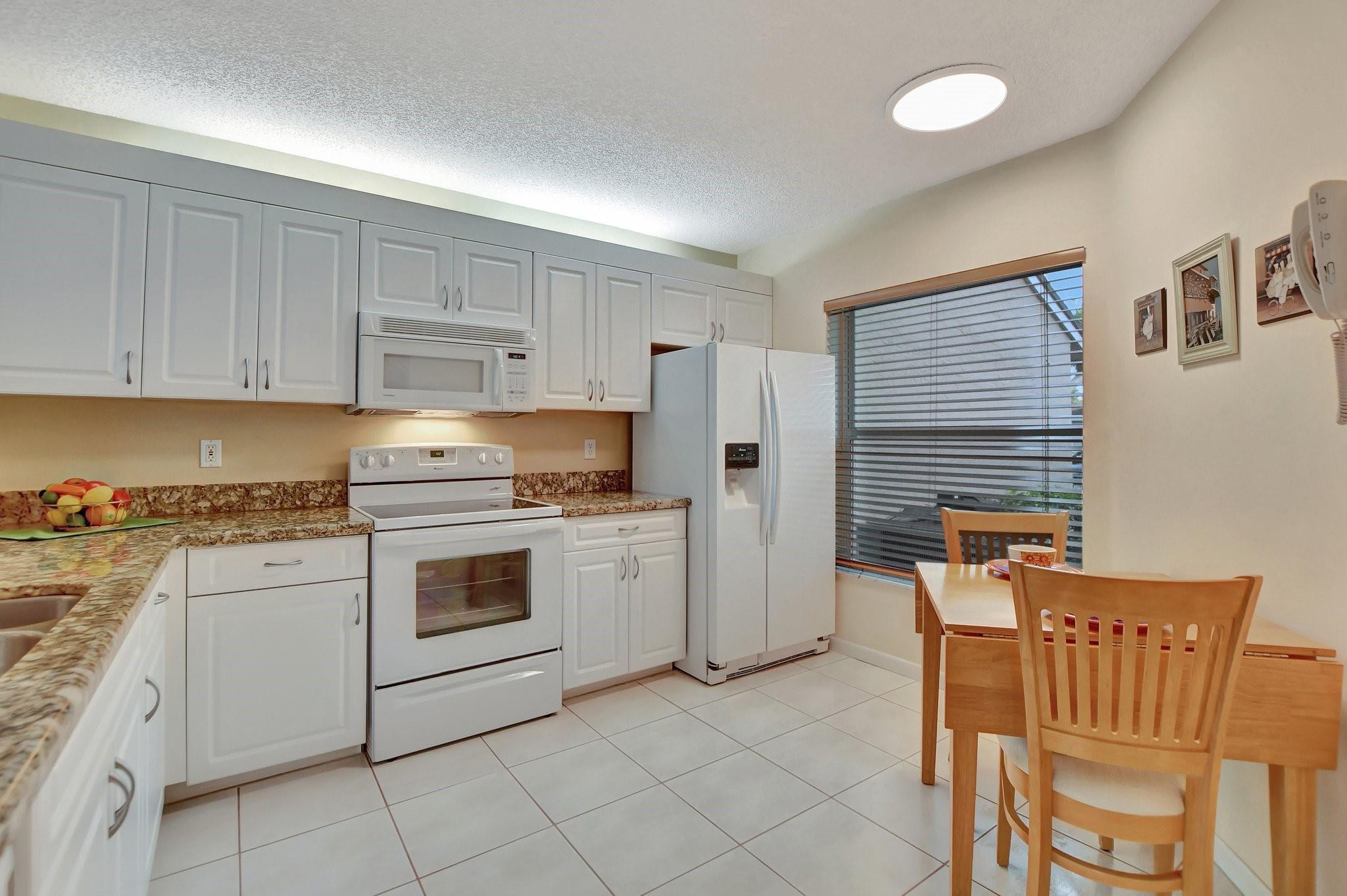4937 W Lakes Drive 4937
