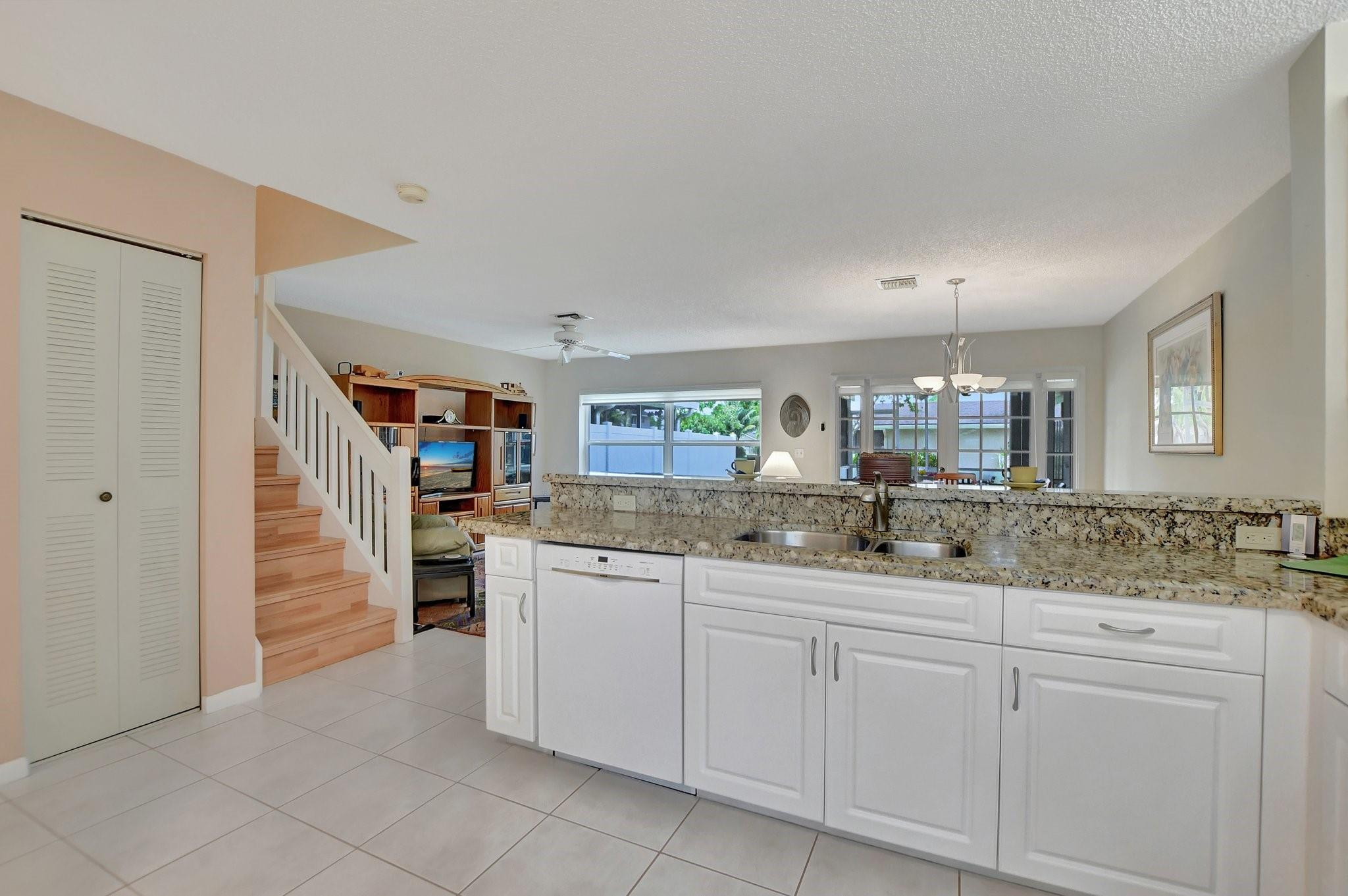 4937 W Lakes Drive 4937